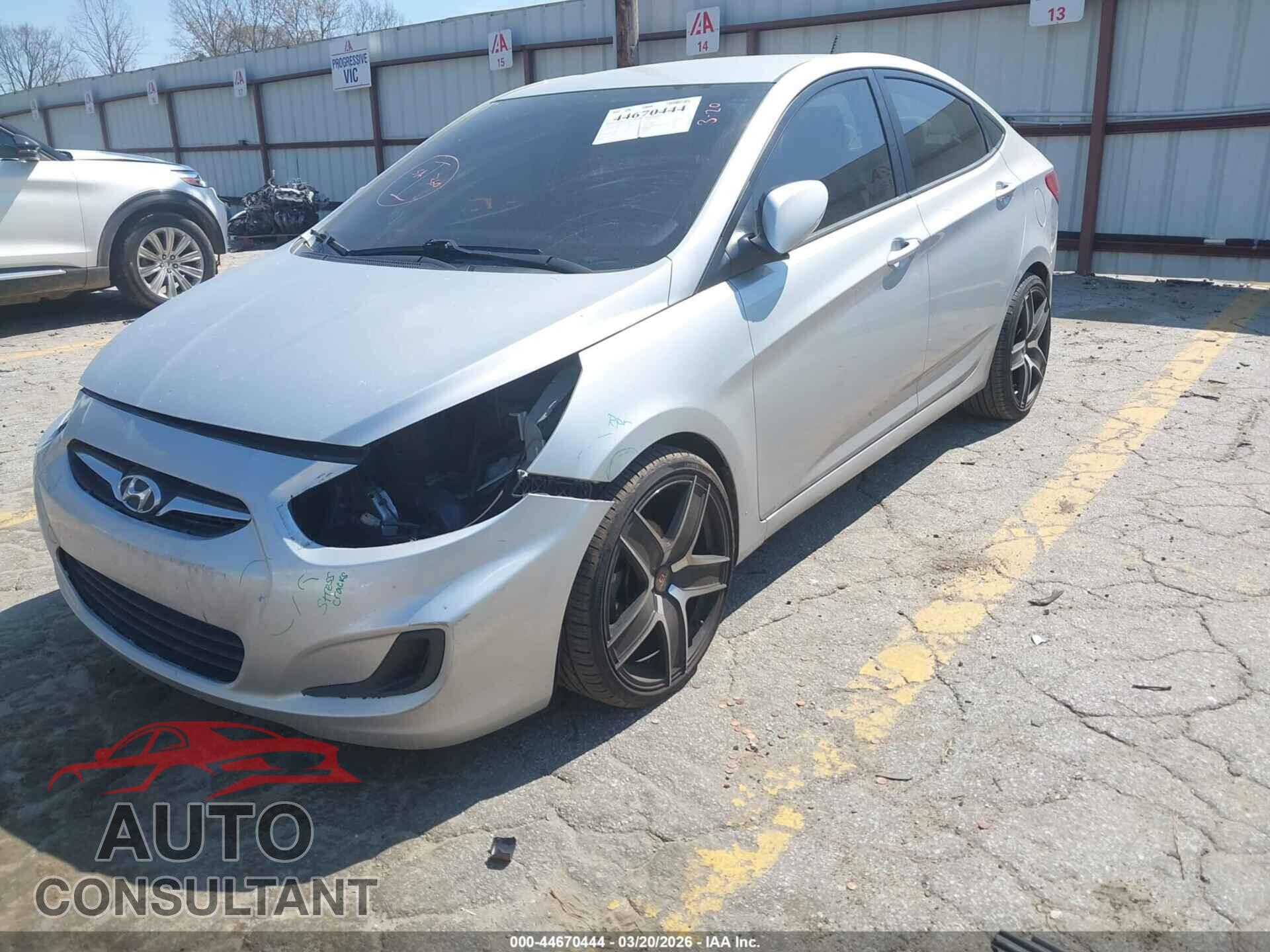 HYUNDAI ACCENT 2013 - KMHCT4AE2DU577368