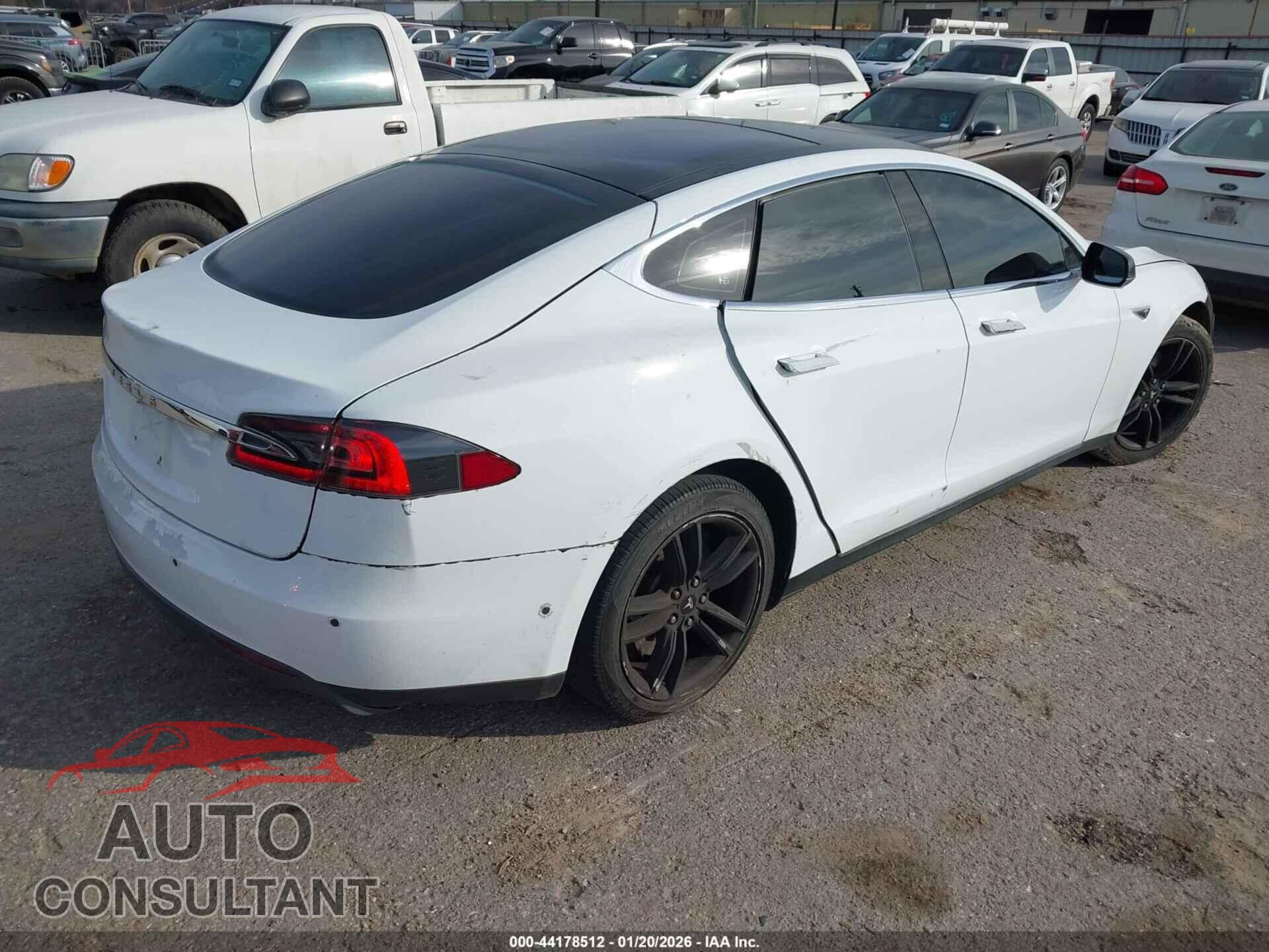 TESLA MODEL S 2015 - 5YJSA1E18FF102704