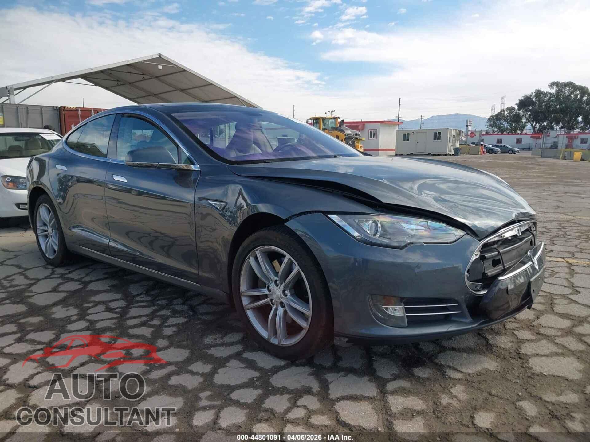 TESLA MODEL S 2013 - 5YJSA1CNXDFP27771