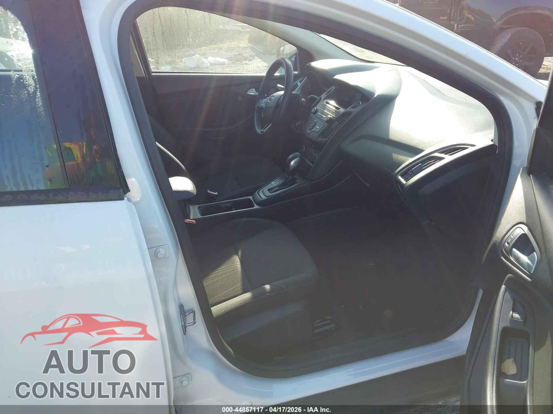 FORD FOCUS 2017 - 1FADP3K2XHL232814