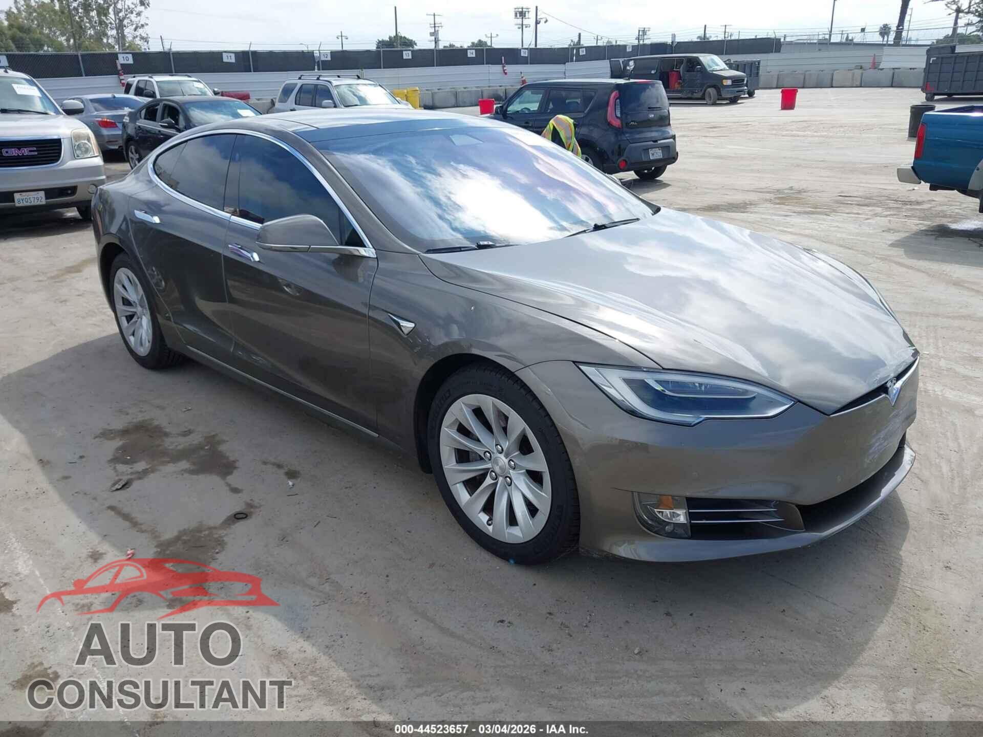 TESLA MODEL S 2016 - 5YJSA1E18GF161012