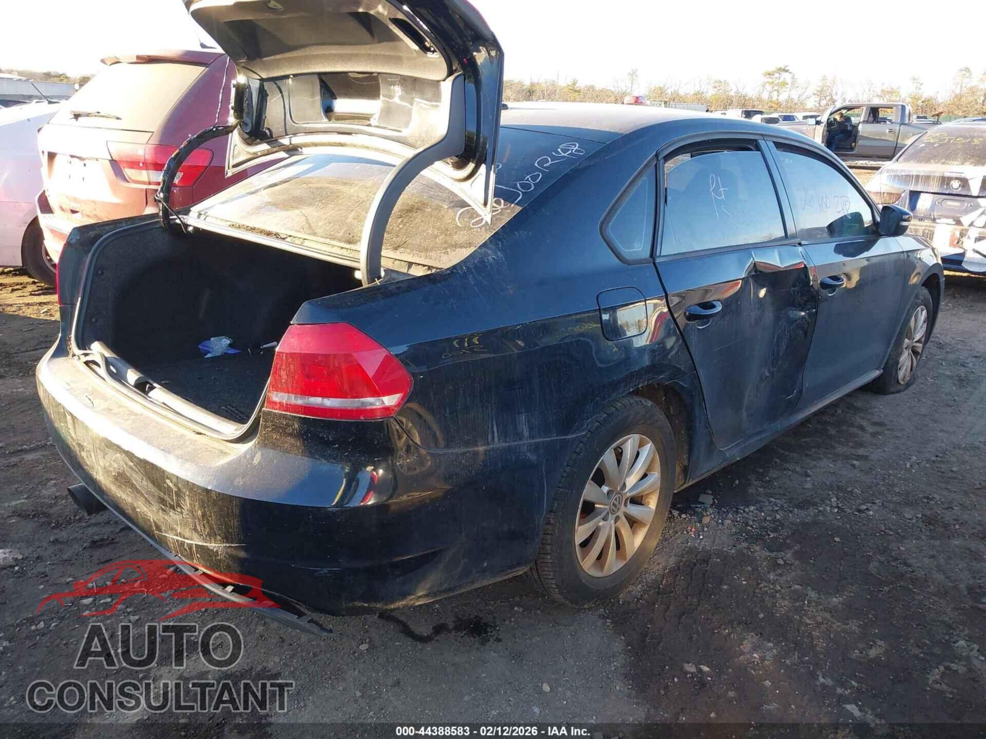VOLKSWAGEN PASSAT 2013 - 1VWAH7A36DC081277