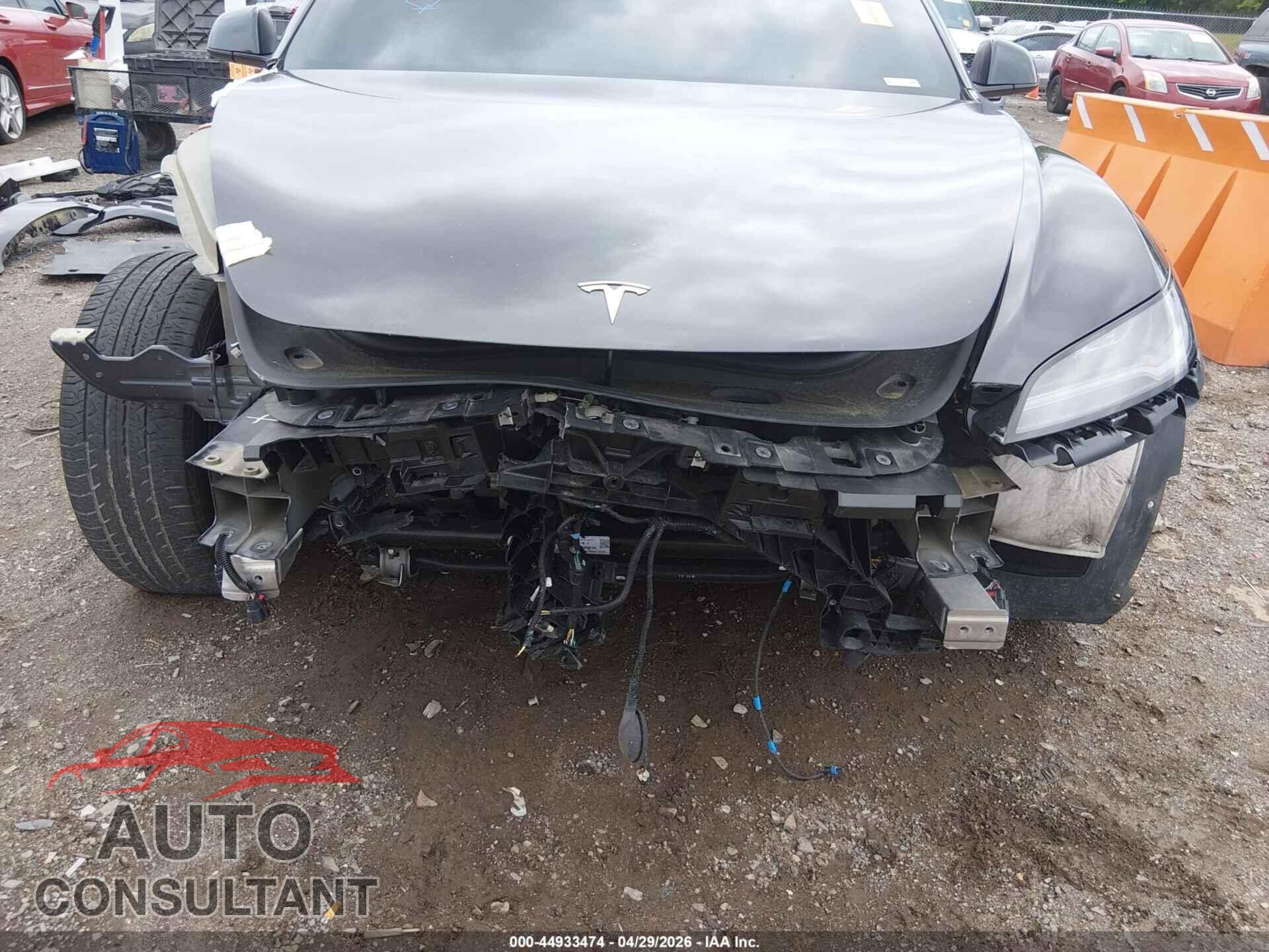 TESLA MODEL 3 2024 - 5YJ3E1EA1RF825145