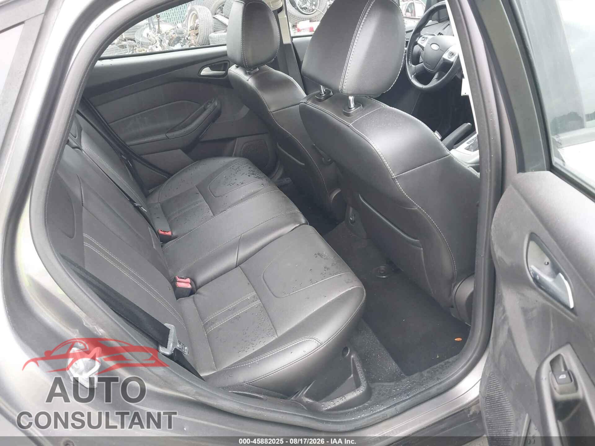 FORD FOCUS 2014 - 1FADP3F2XEL201715