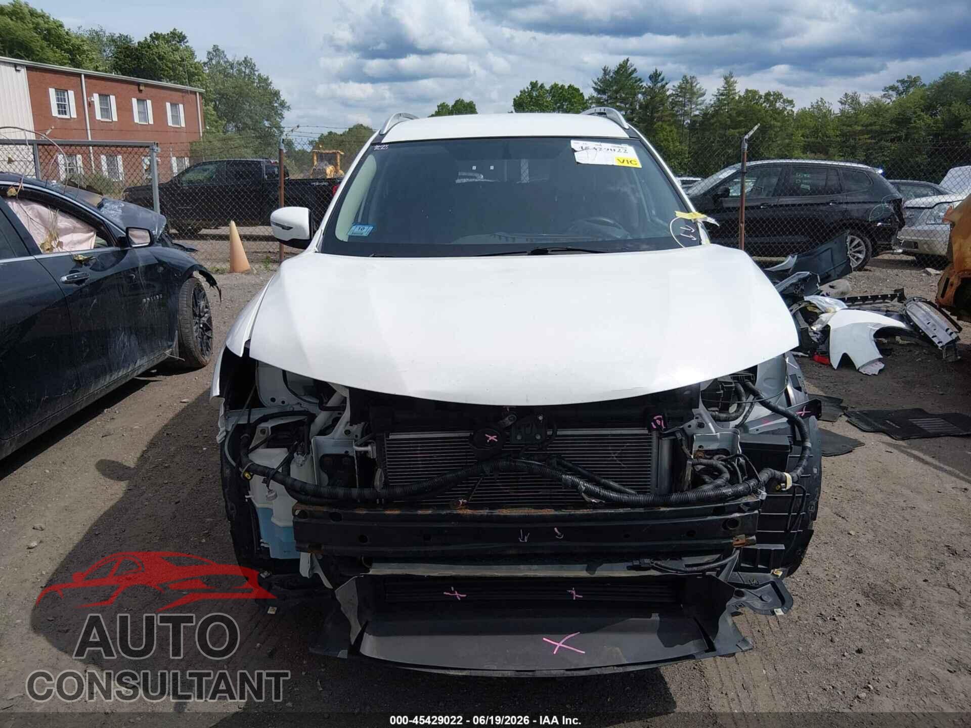 NISSAN ROGUE 2017 - KNMAT2MVXHP519914