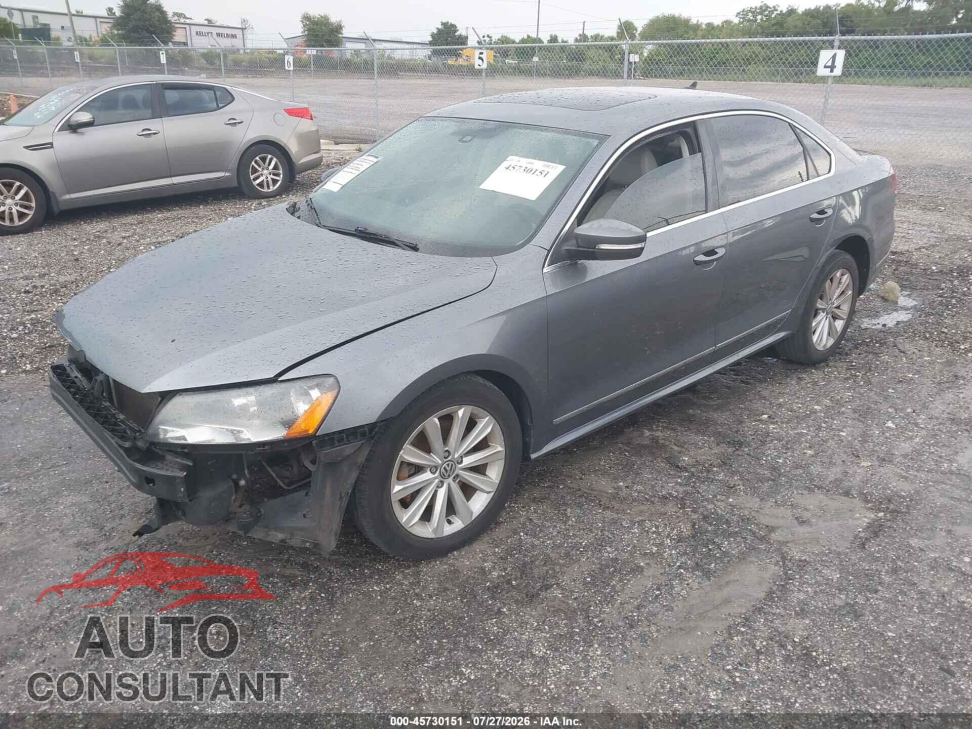 VOLKSWAGEN PASSAT 2013 - 1VWCH7A30DC096785