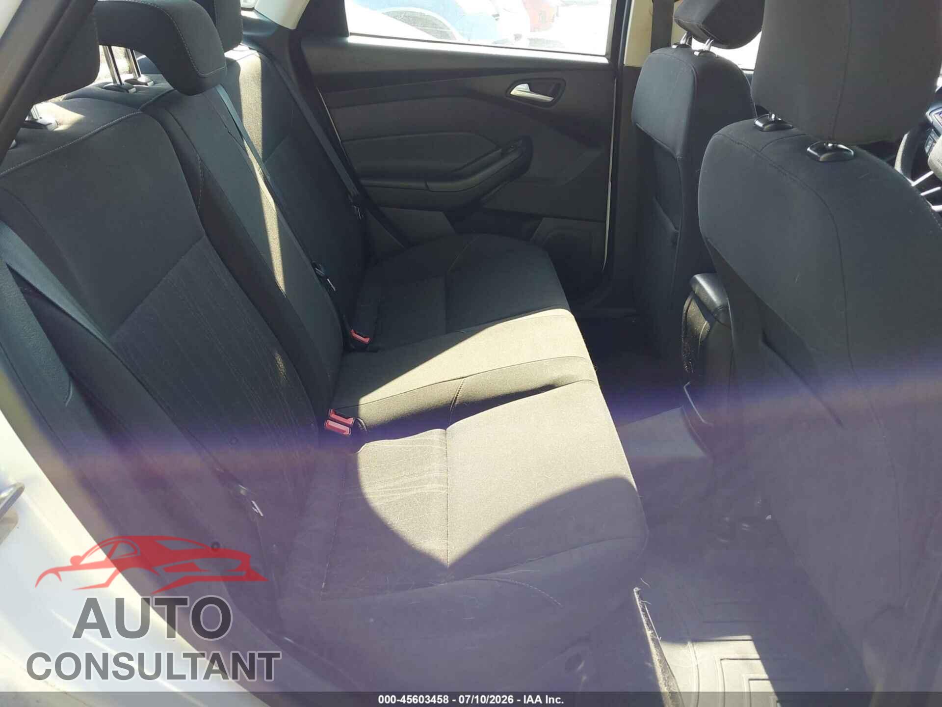 FORD FOCUS 2015 - 1FADP3F25FL345903