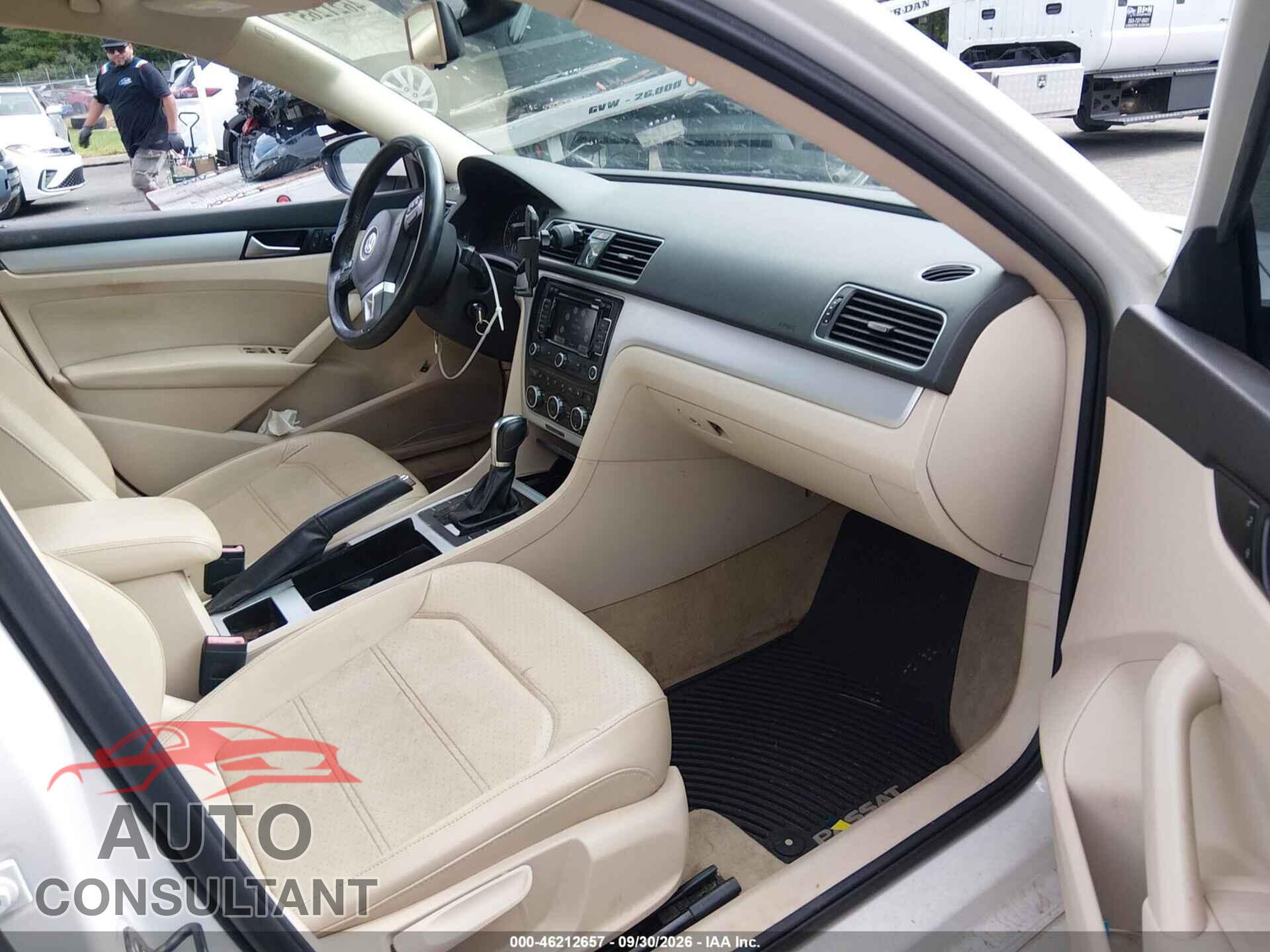 VOLKSWAGEN PASSAT 2012 - 1VWBN7A39CC093239