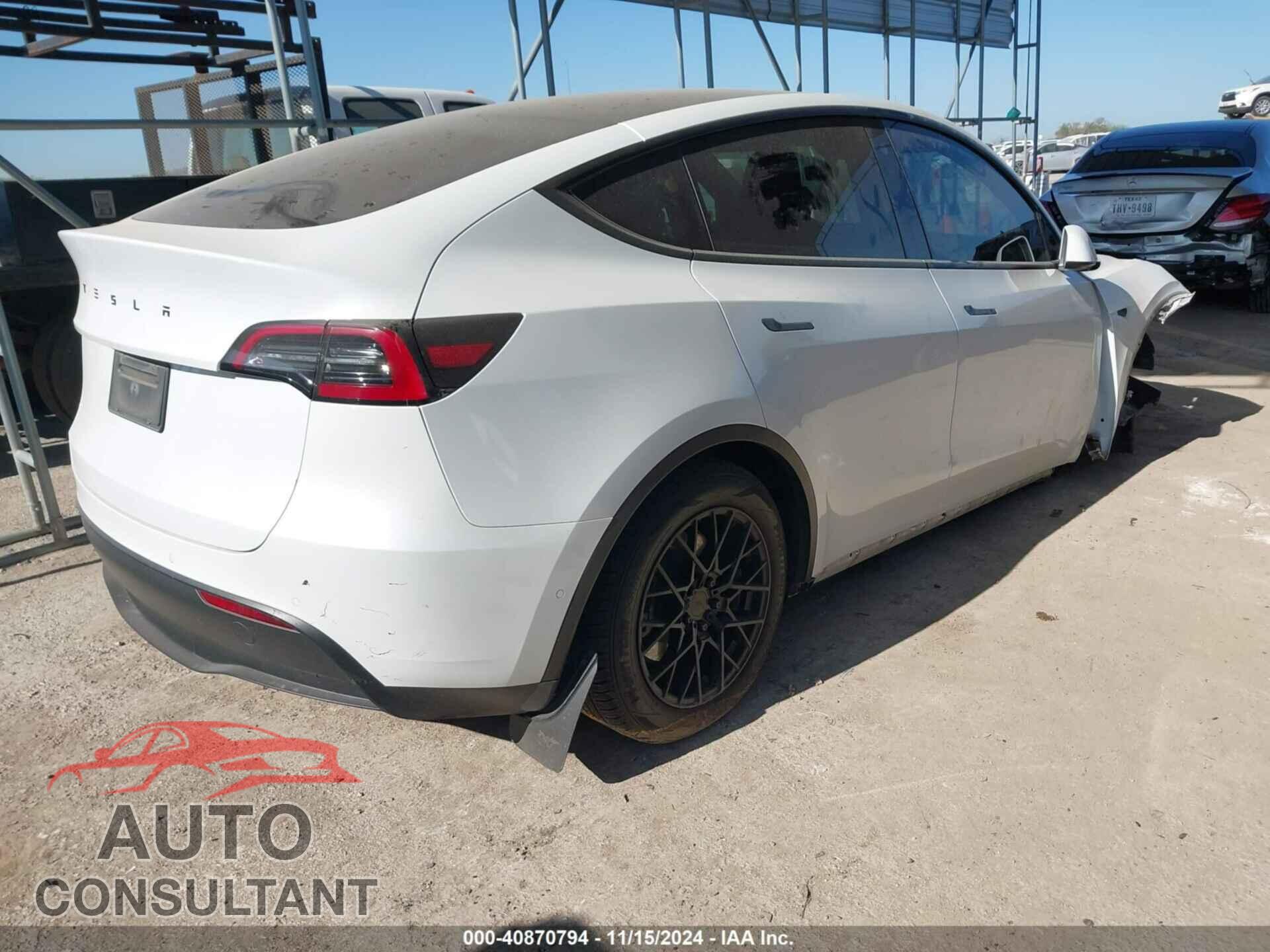 TESLA MODEL Y 2022 - 7SAYGDEE8NF450405
