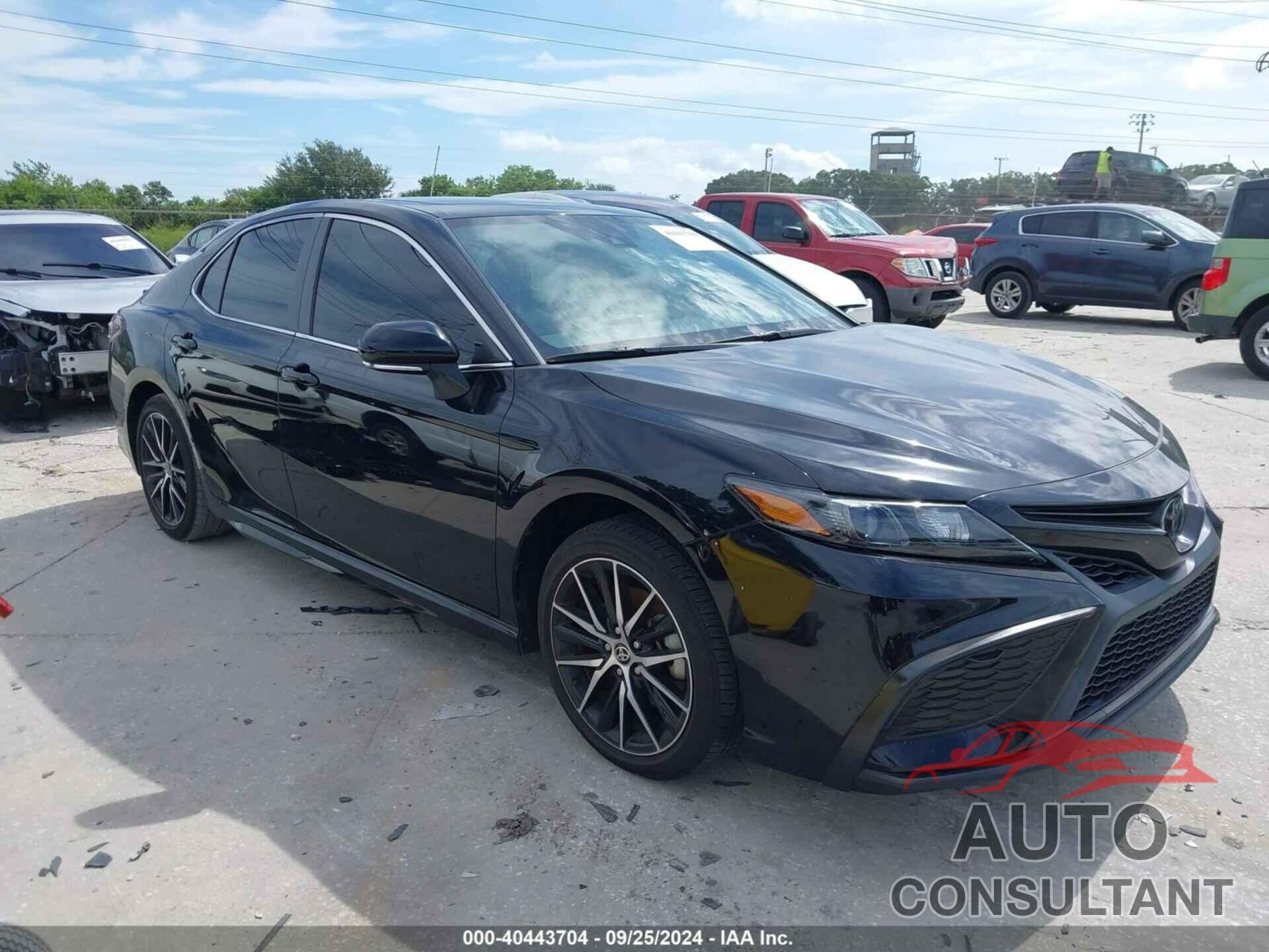TOYOTA CAMRY 2022 - 4T1T11AK9NU642776
