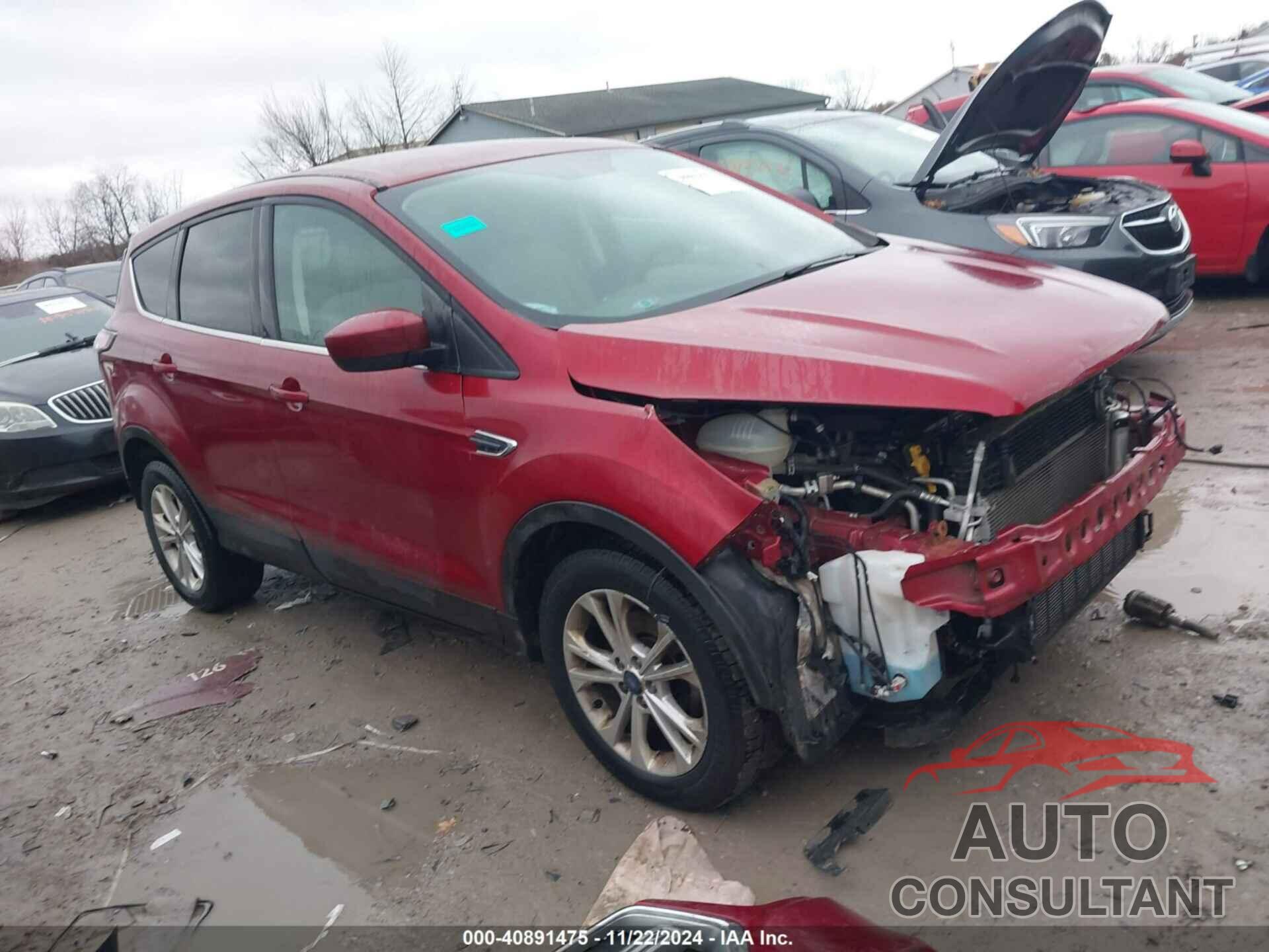 FORD ESCAPE 2017 - 1FMCU0GD5HUA79949