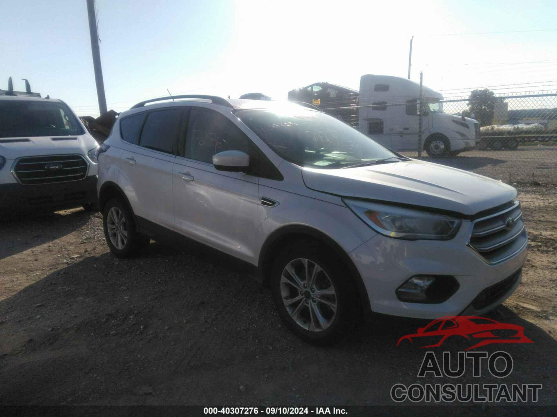 FORD ESCAPE 2017 - 1FMCU9G93HUA46772