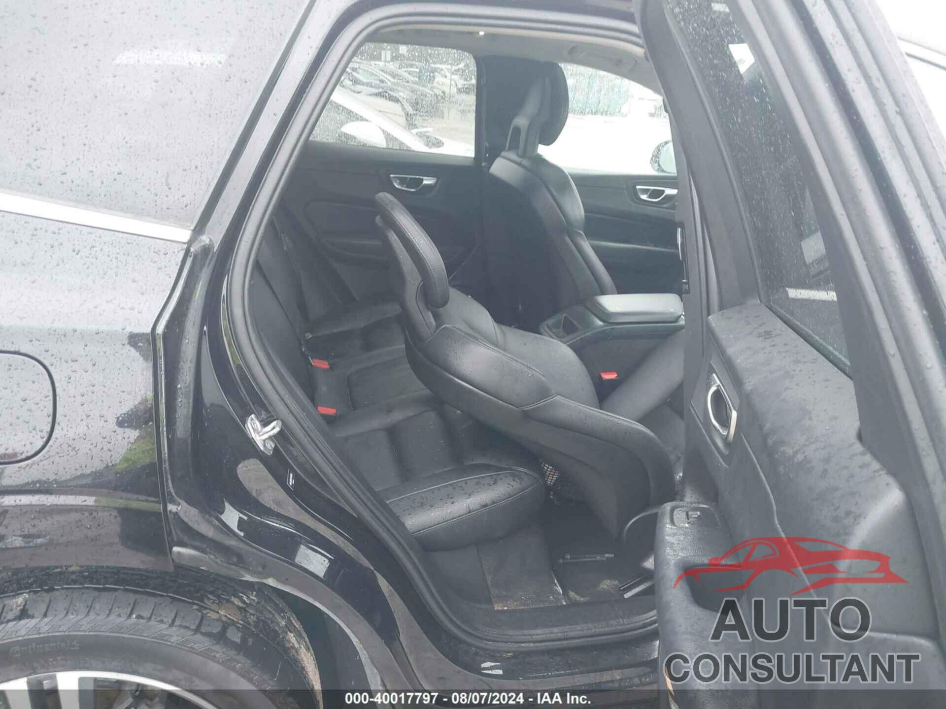 VOLVO XC60 2018 - YV4A22RK1J1058061