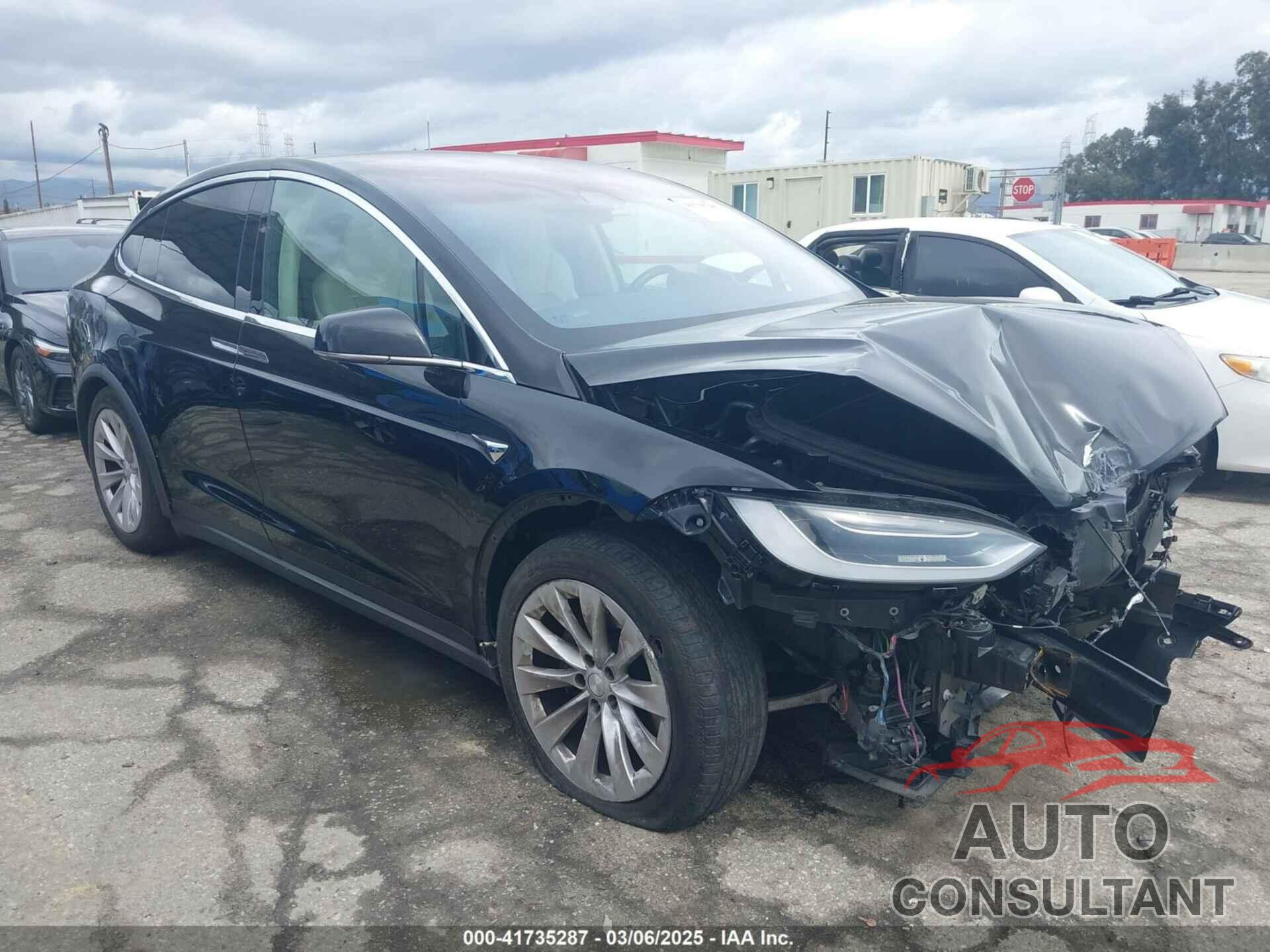 TESLA MODEL X 2018 - 5YJXCDE26JF112795