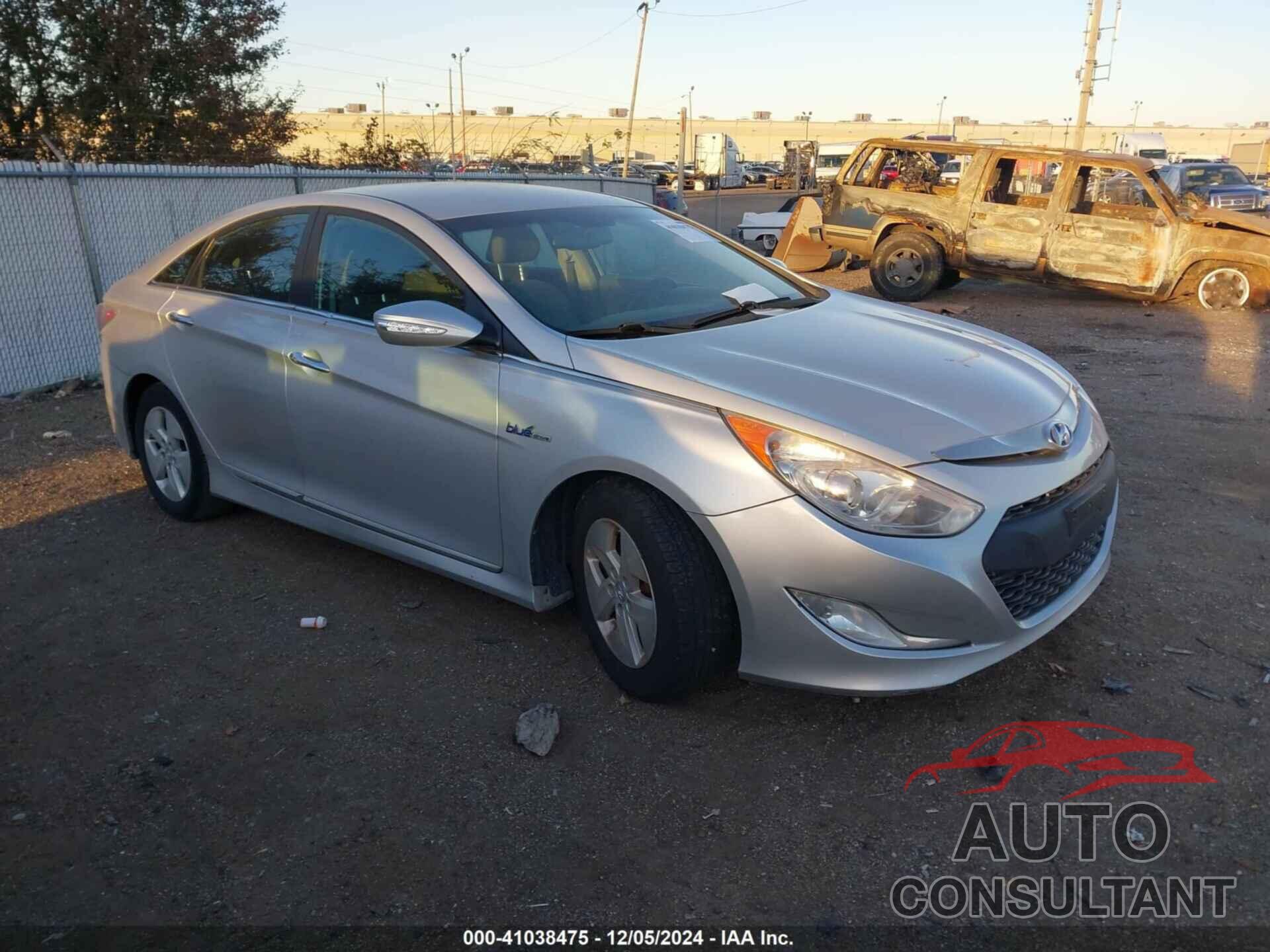 HYUNDAI SONATA HYBRID 2012 - KMHEC4A45CA032135