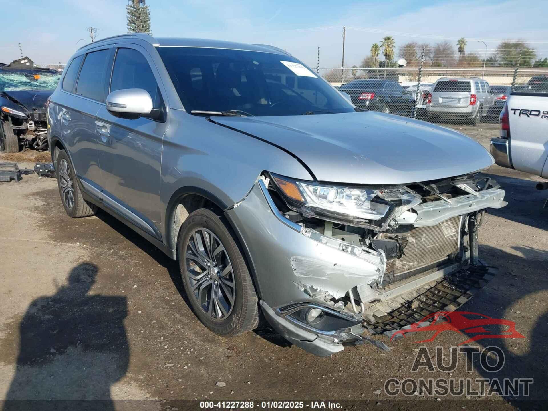 MITSUBISHI OUTLANDER 2018 - JA4AD3A38JJ005732