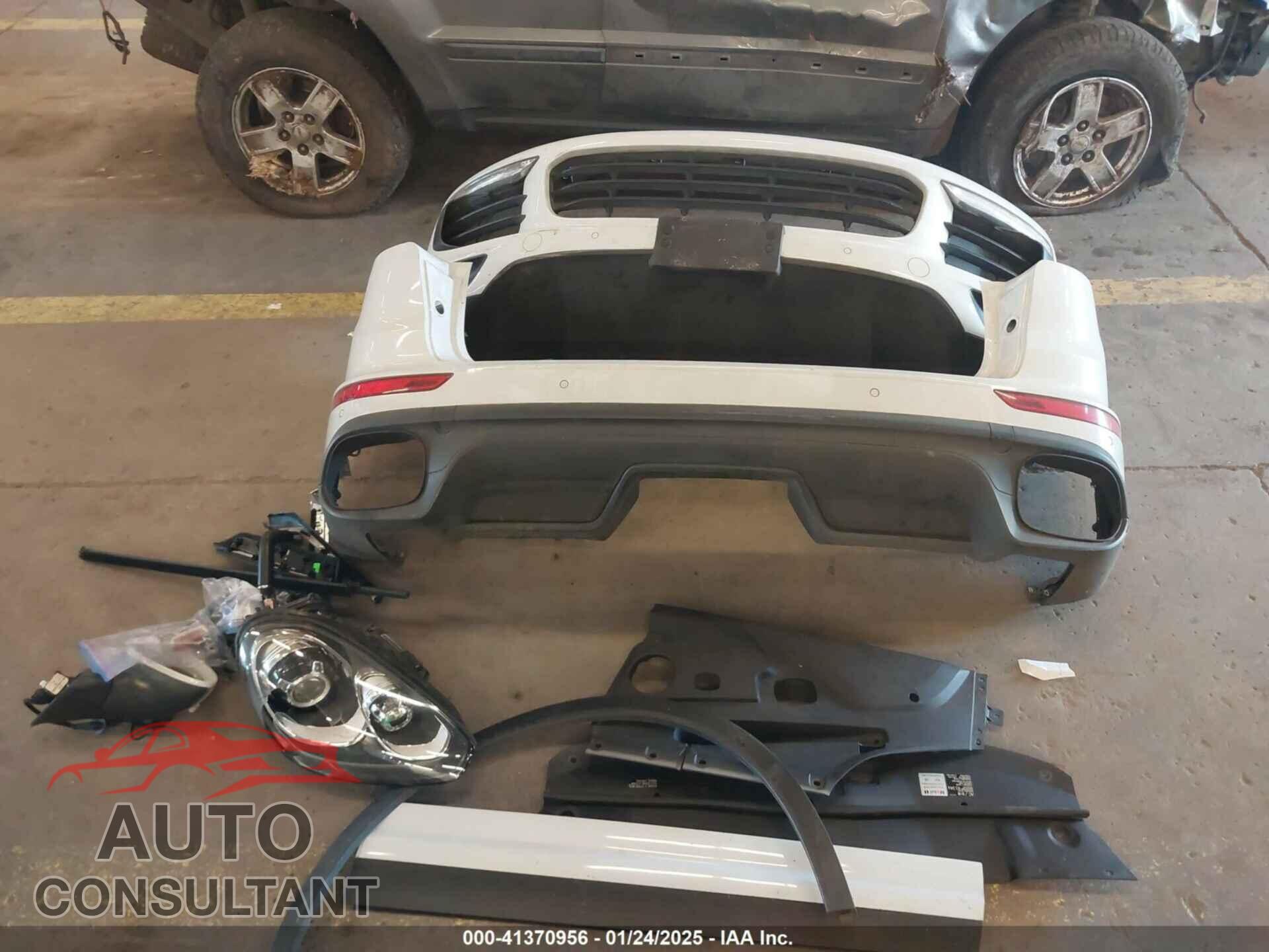 PORSCHE CAYENNE 2016 - WP1AA2A26GLA10357