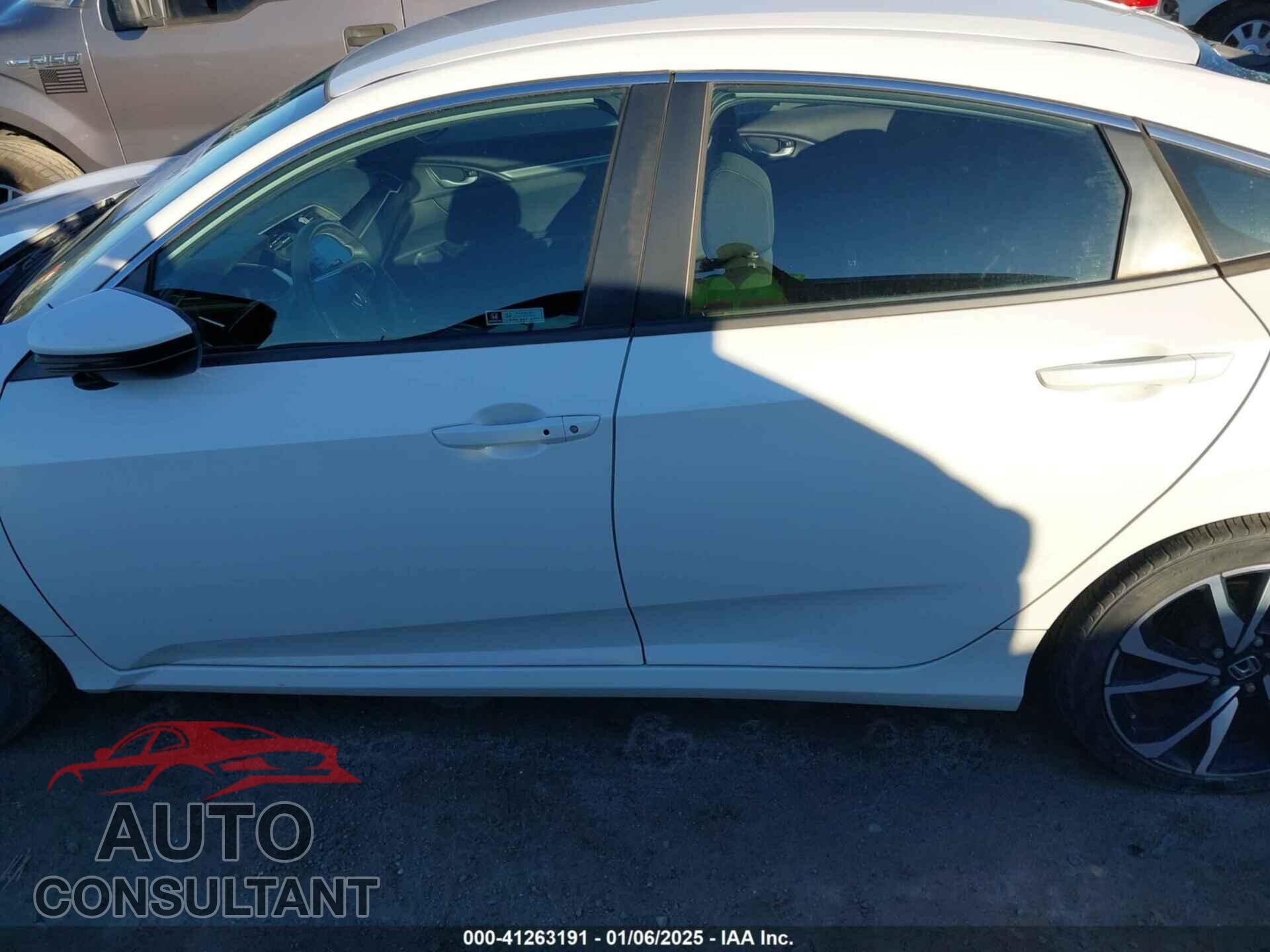 HONDA CIVIC 2019 - 2HGFC2F82KH539441