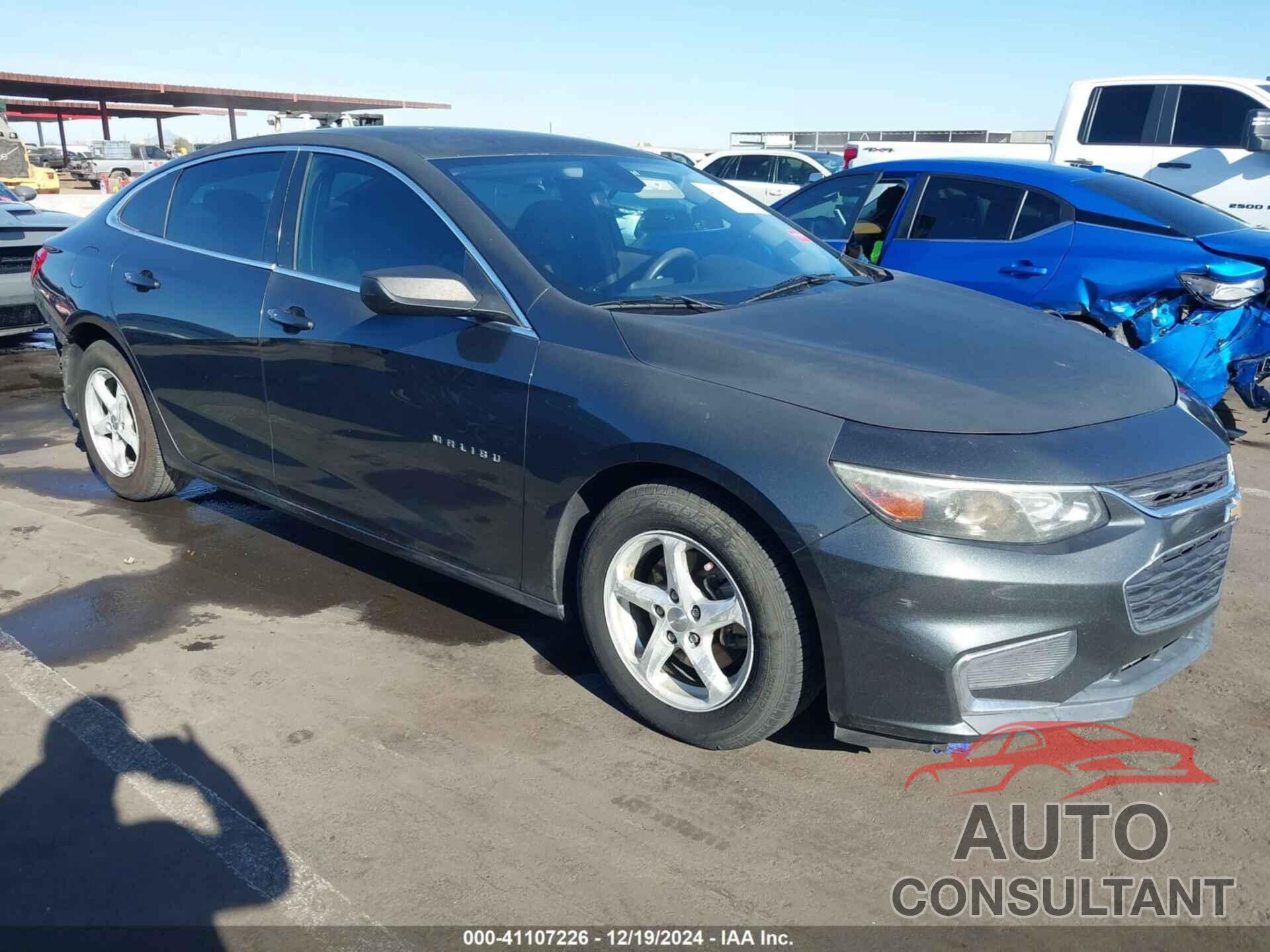 CHEVROLET MALIBU 2017 - 1G1ZB5ST2HF135455