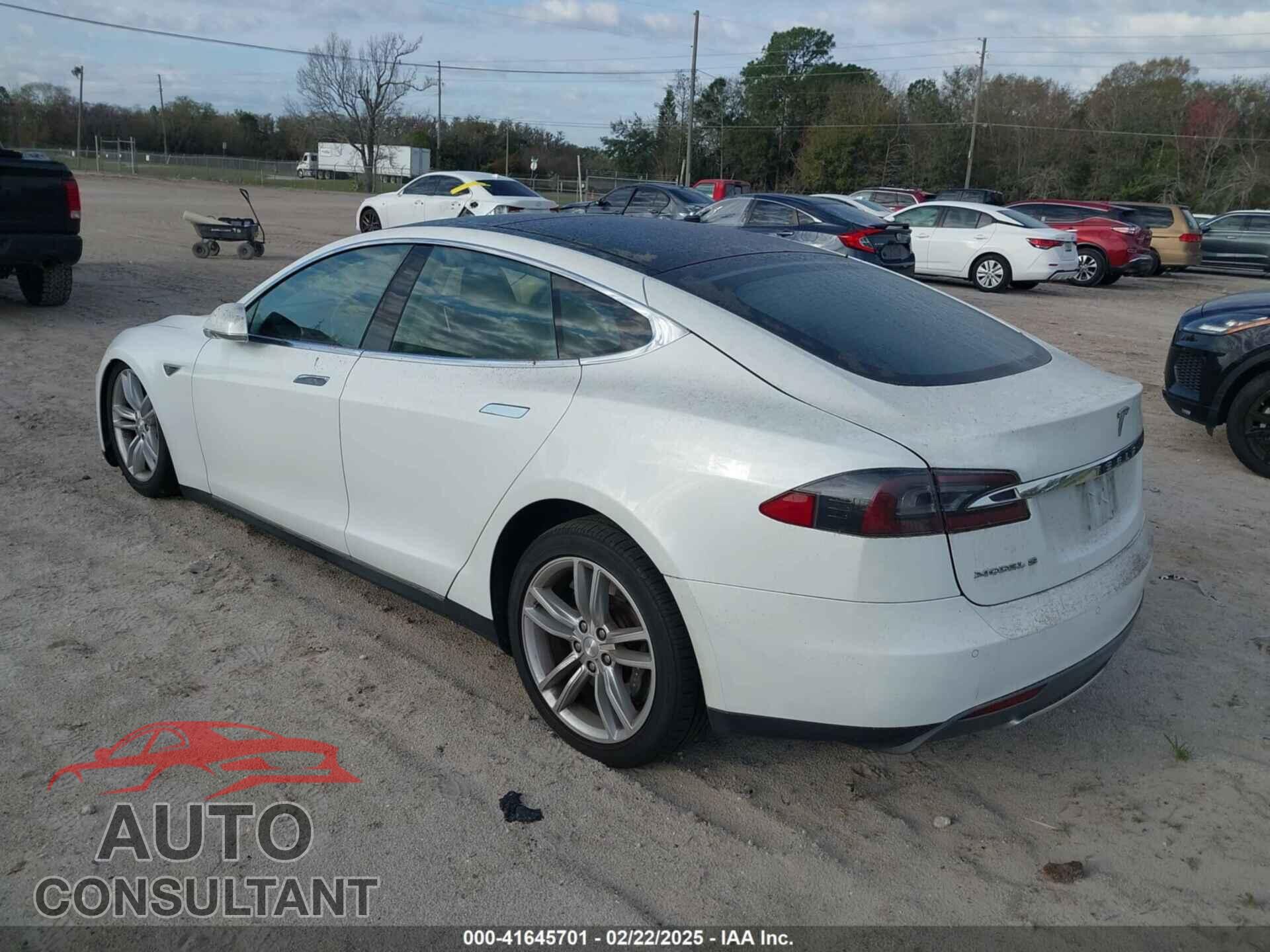 TESLA MODEL S 2014 - 5YJSA1H10EFP40584