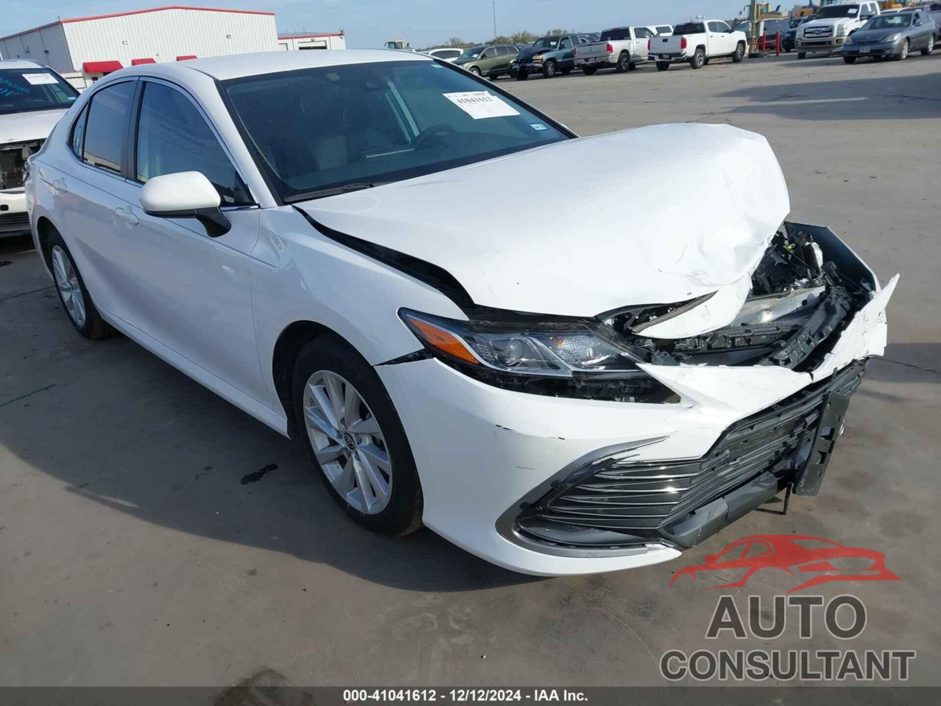 TOYOTA CAMRY 2022 - 4T1C11AK9NU691962