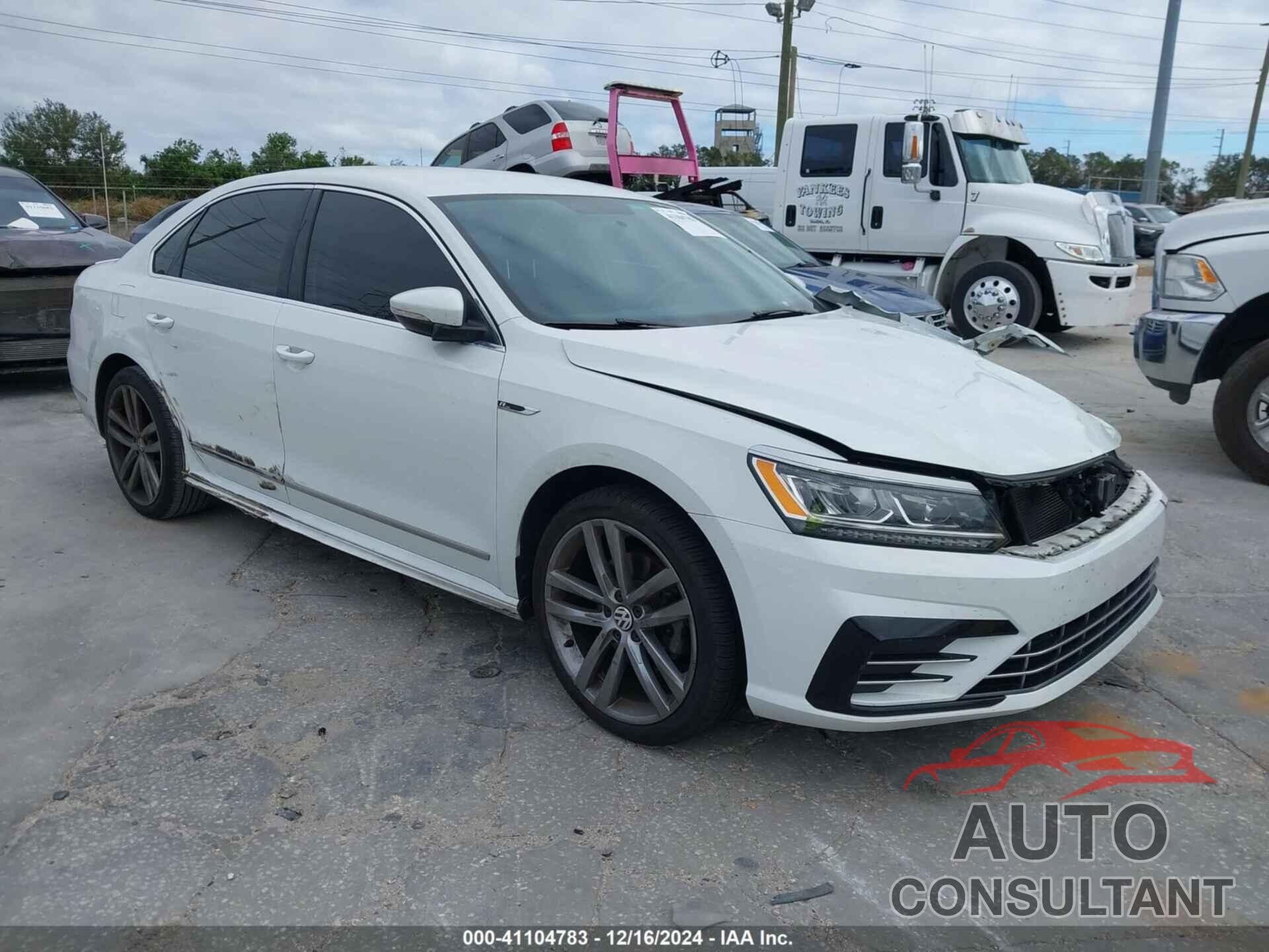 VOLKSWAGEN PASSAT 2017 - 1VWDT7A31HC016516