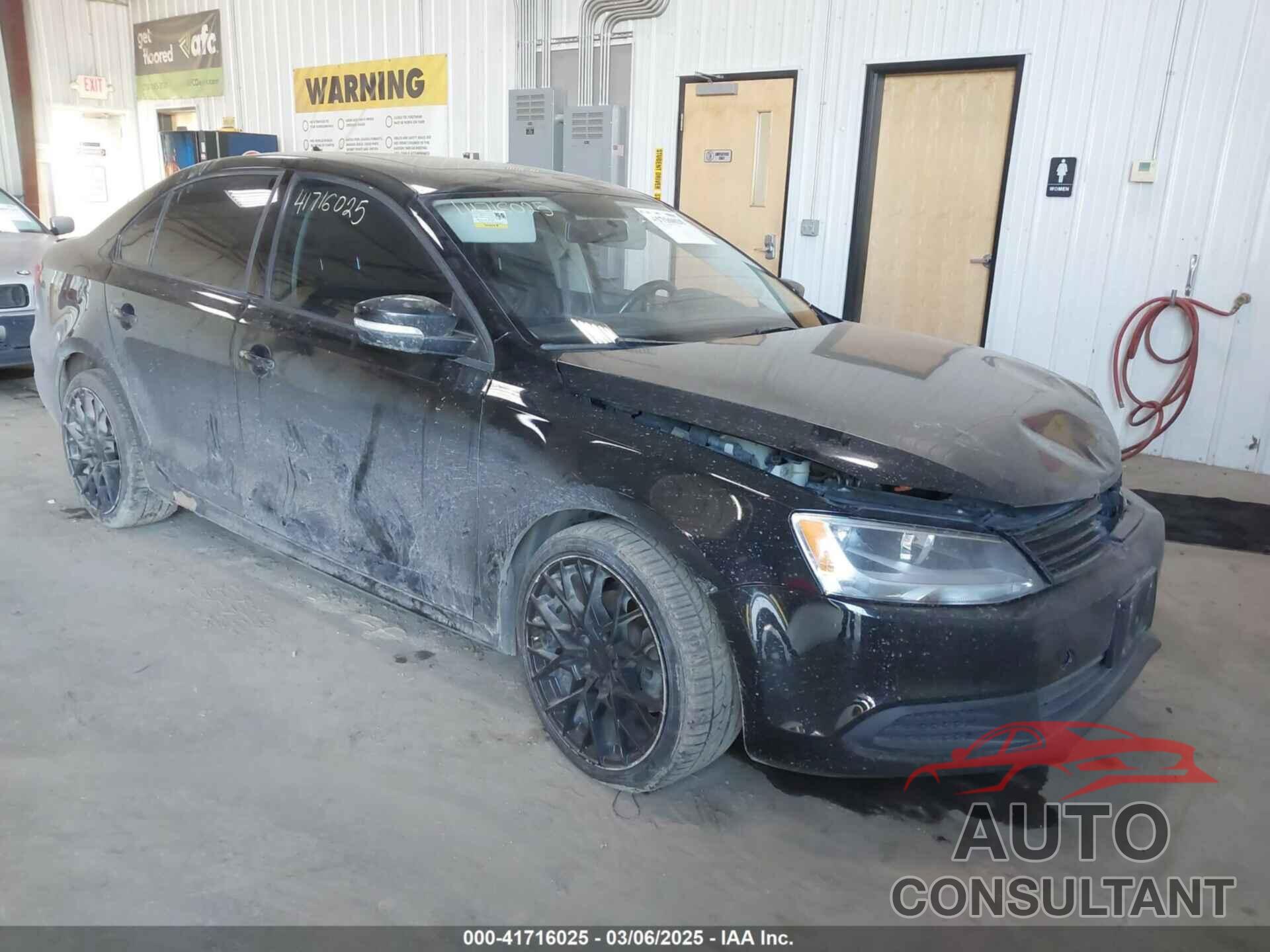 VOLKSWAGEN JETTA 2011 - 3VWLL7AJ8BM113521