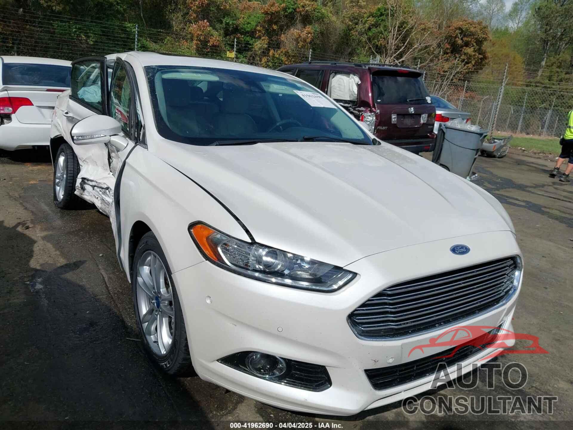 FORD FUSION HYBRID 2015 - 3FA6P0RU5FR300496