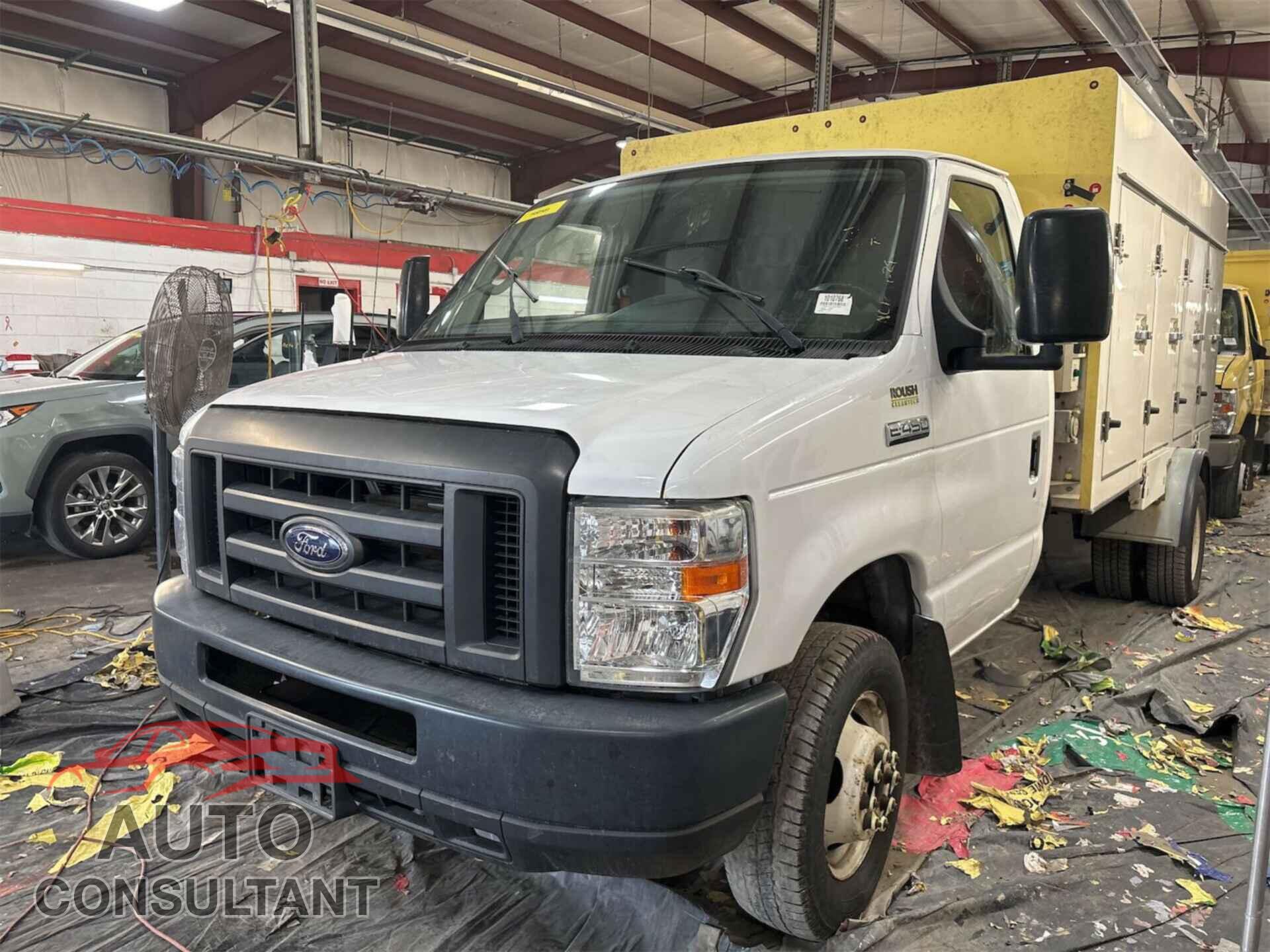 FORD ECONOLINE 2018 - 1FDXE4FS4JDC24992