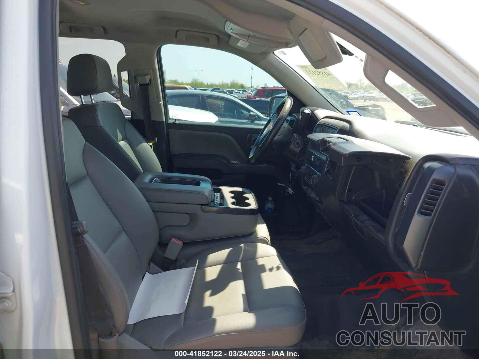 CHEVROLET SILVERADO 1500 2018 - 1GCRCNEH9JZ308615