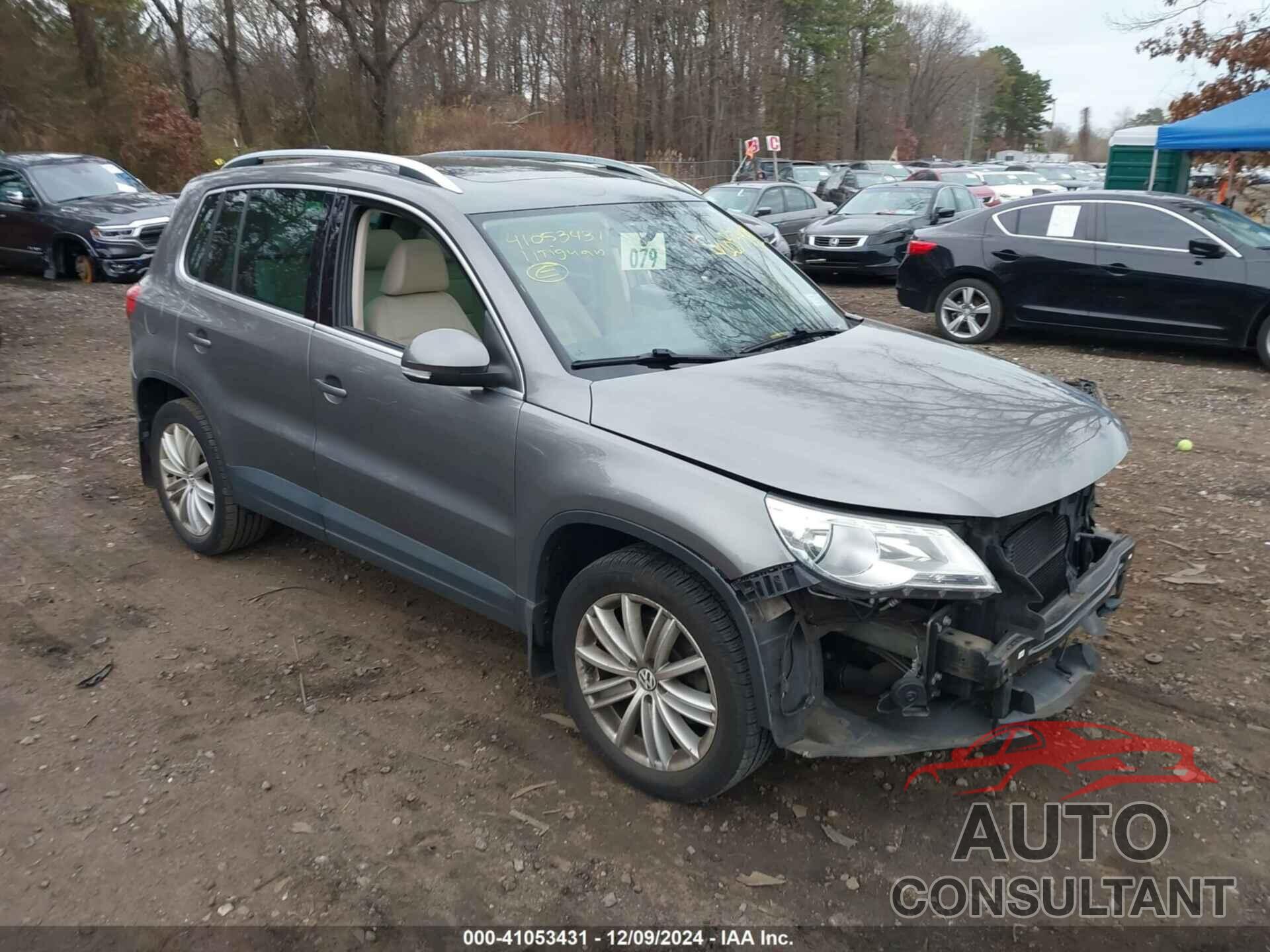 VOLKSWAGEN TIGUAN 2011 - WVGBV7AX8BW563422