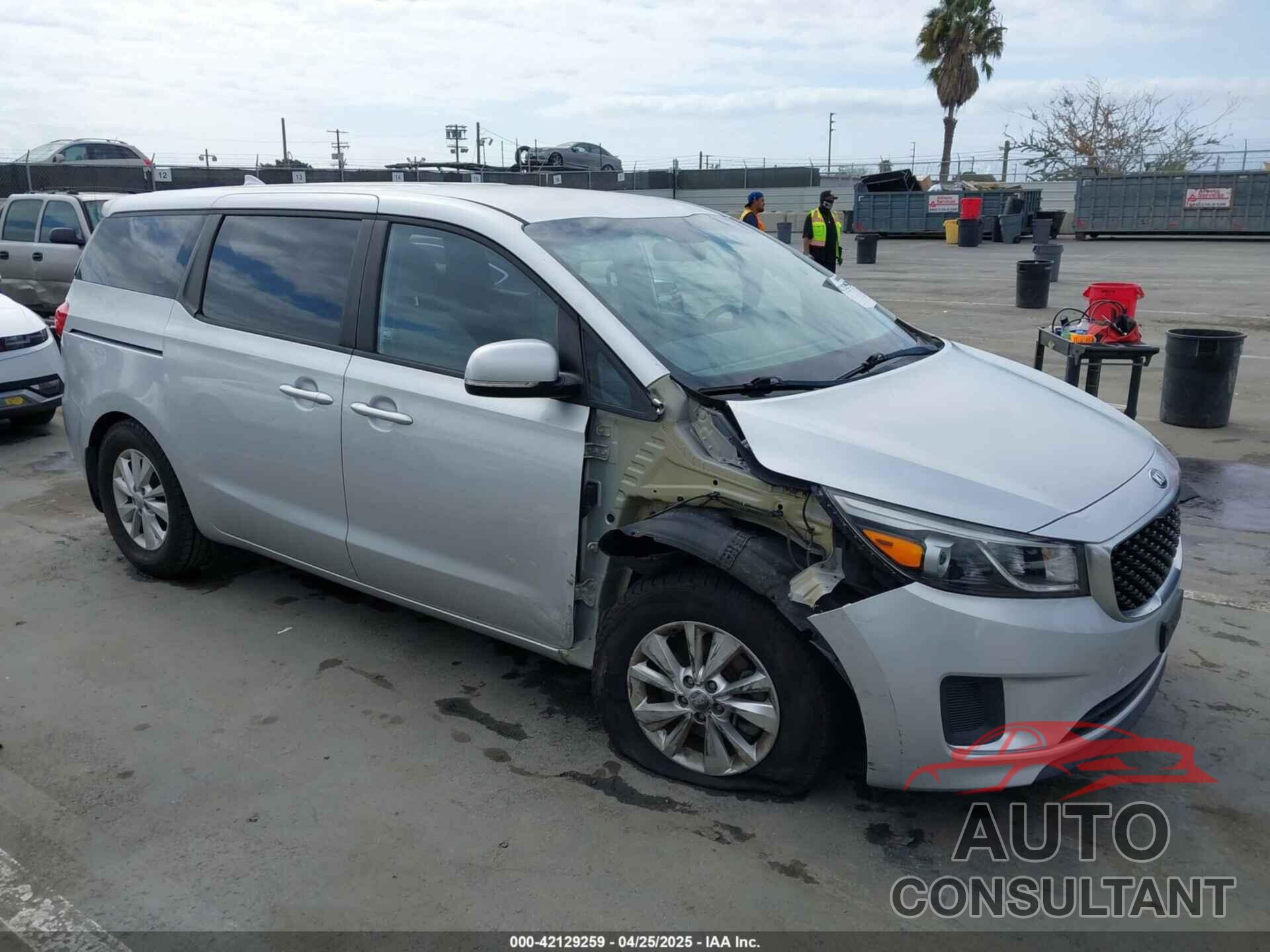 KIA SEDONA 2015 - KNDMA5C16F6027418