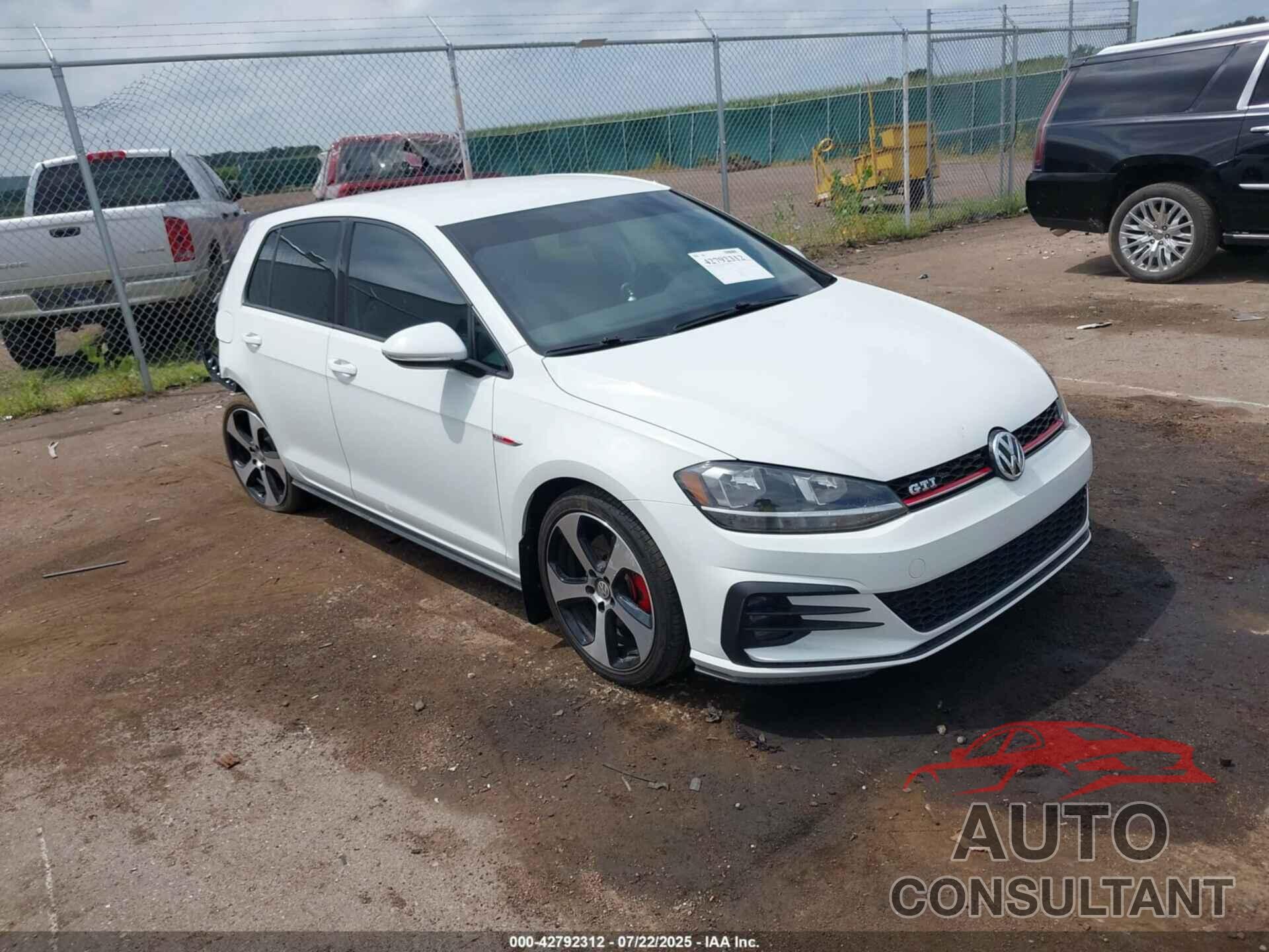 VOLKSWAGEN GOLF GTI 2018 - 3VW547AU7JM253767