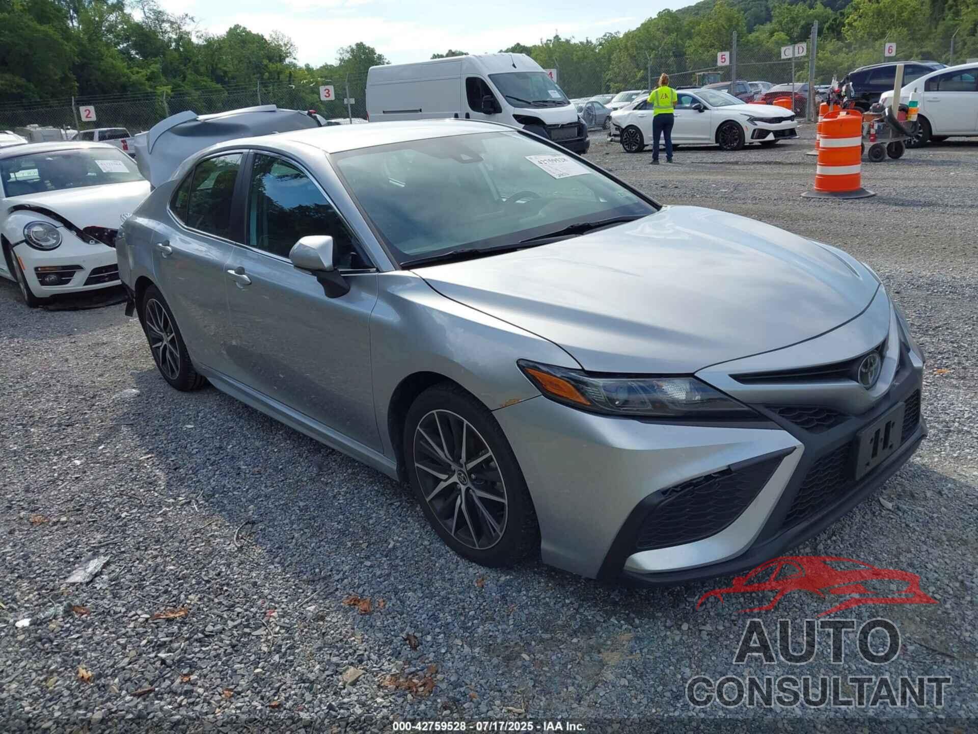 TOYOTA CAMRY 2023 - 4T1G11AK1PU813864