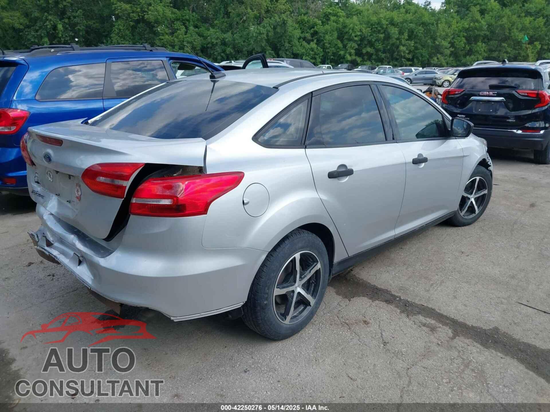 FORD FOCUS 2017 - 1FADP3E28HL328775