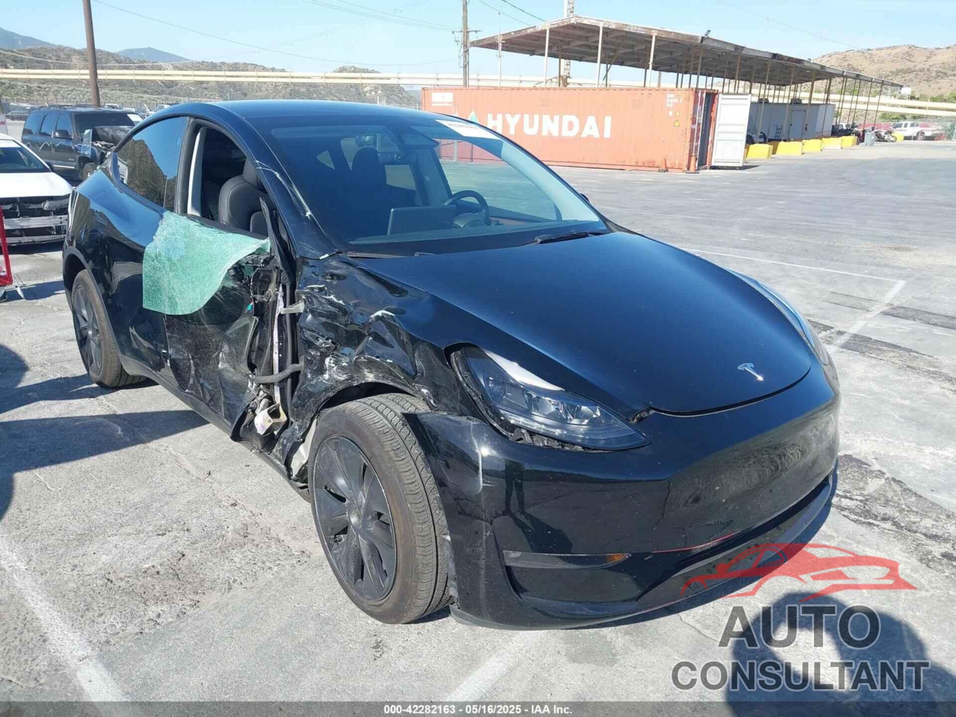 TESLA MODEL Y 2024 - 7SAYGDEE5RF115074