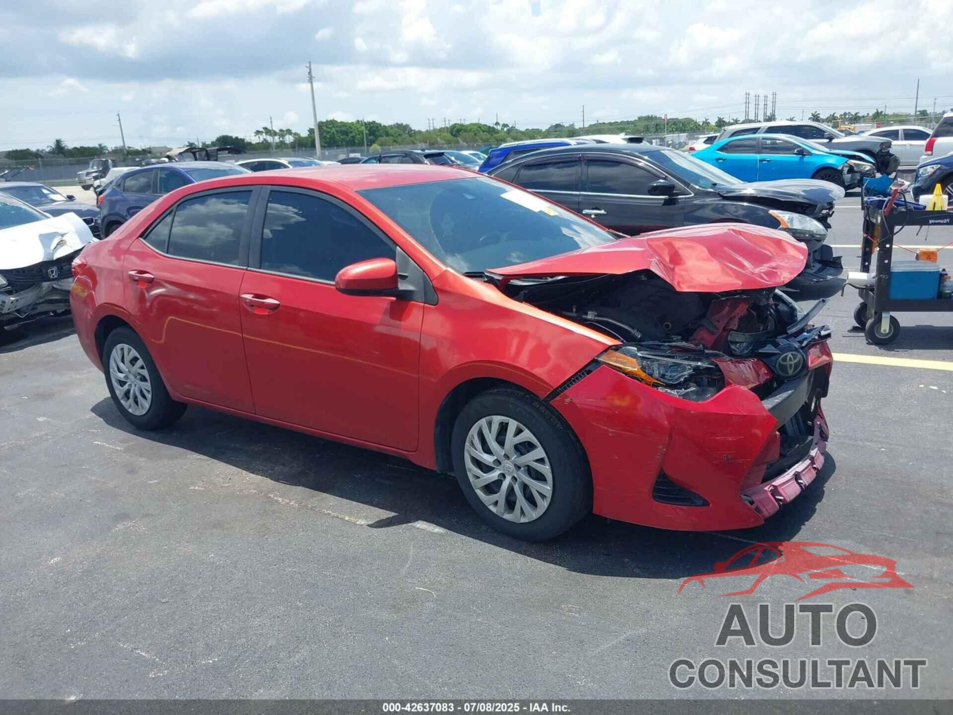 TOYOTA COROLLA 2018 - 5YFBURHE2JP841598