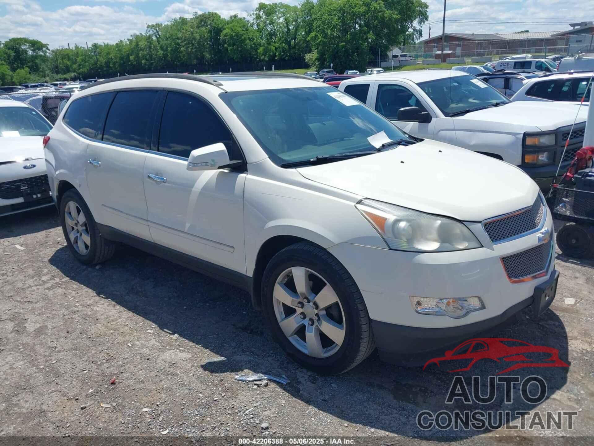 CHEVROLET TRAVERSE 2011 - 1GNKRLED0BJ179902