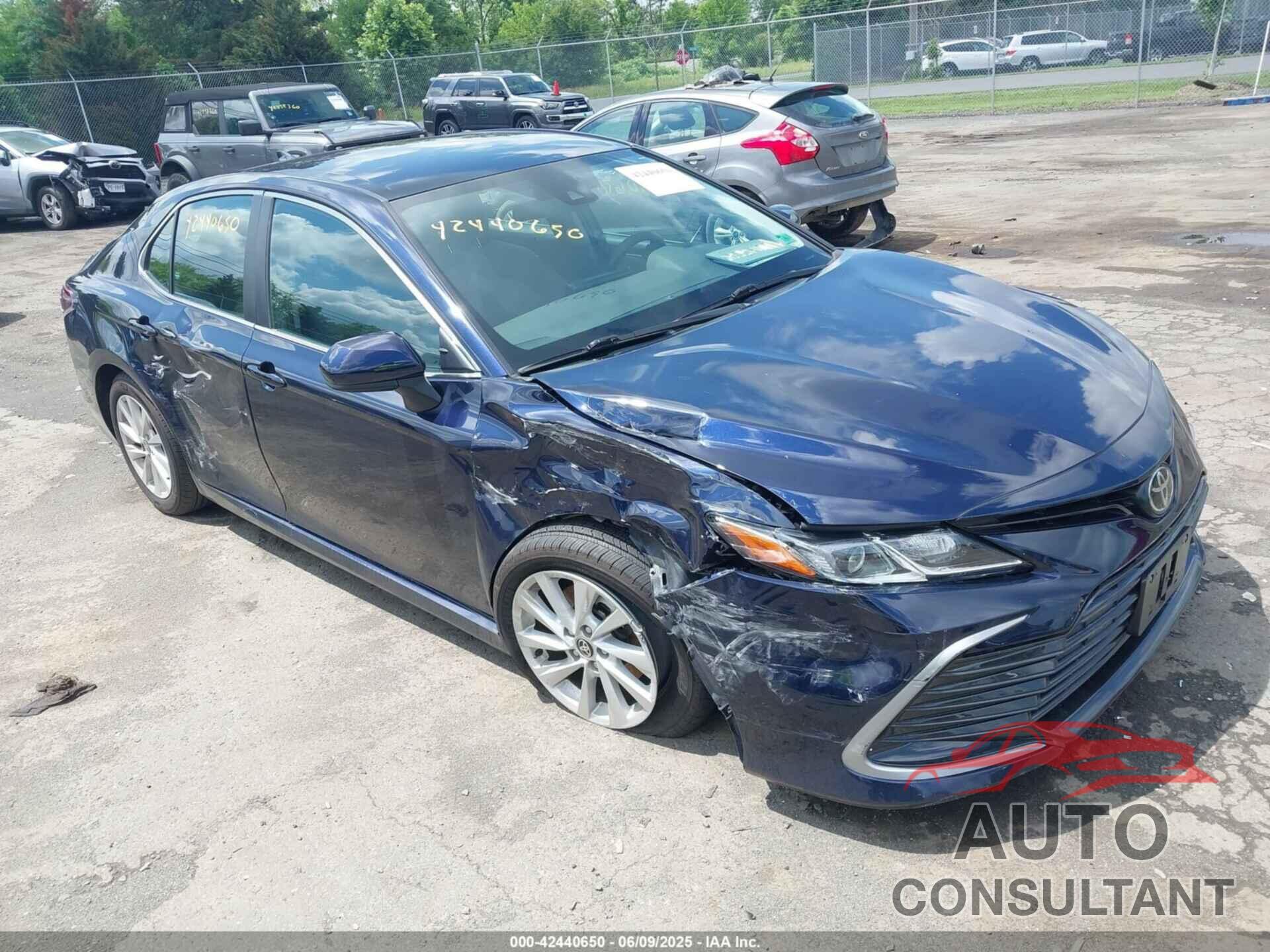 TOYOTA CAMRY 2021 - 4T1C11AK8MU453891