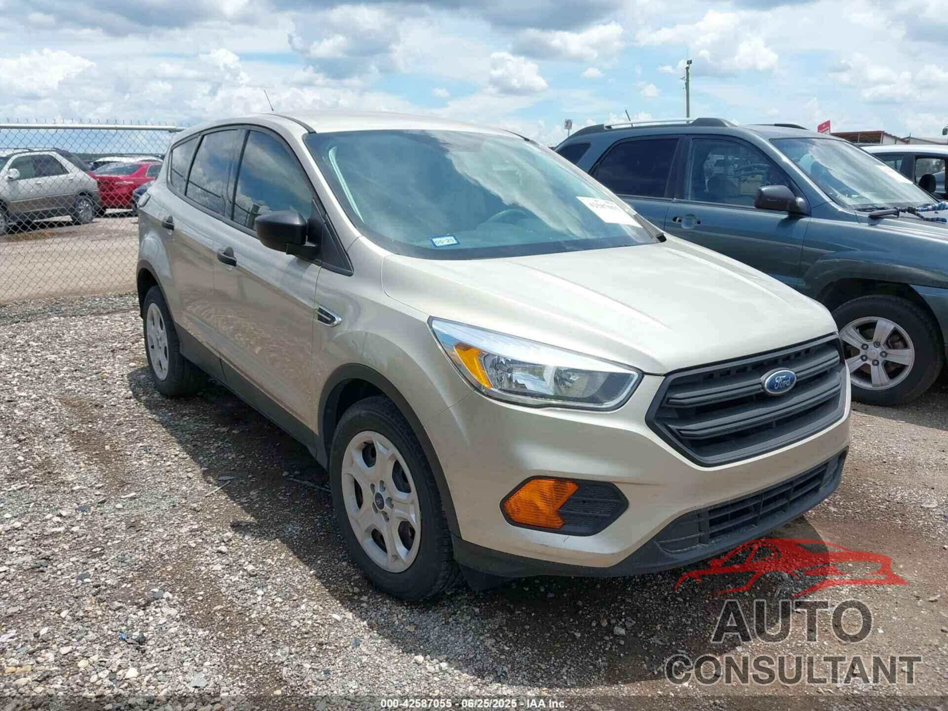 FORD ESCAPE 2017 - 1FMCU0F71HUD54258