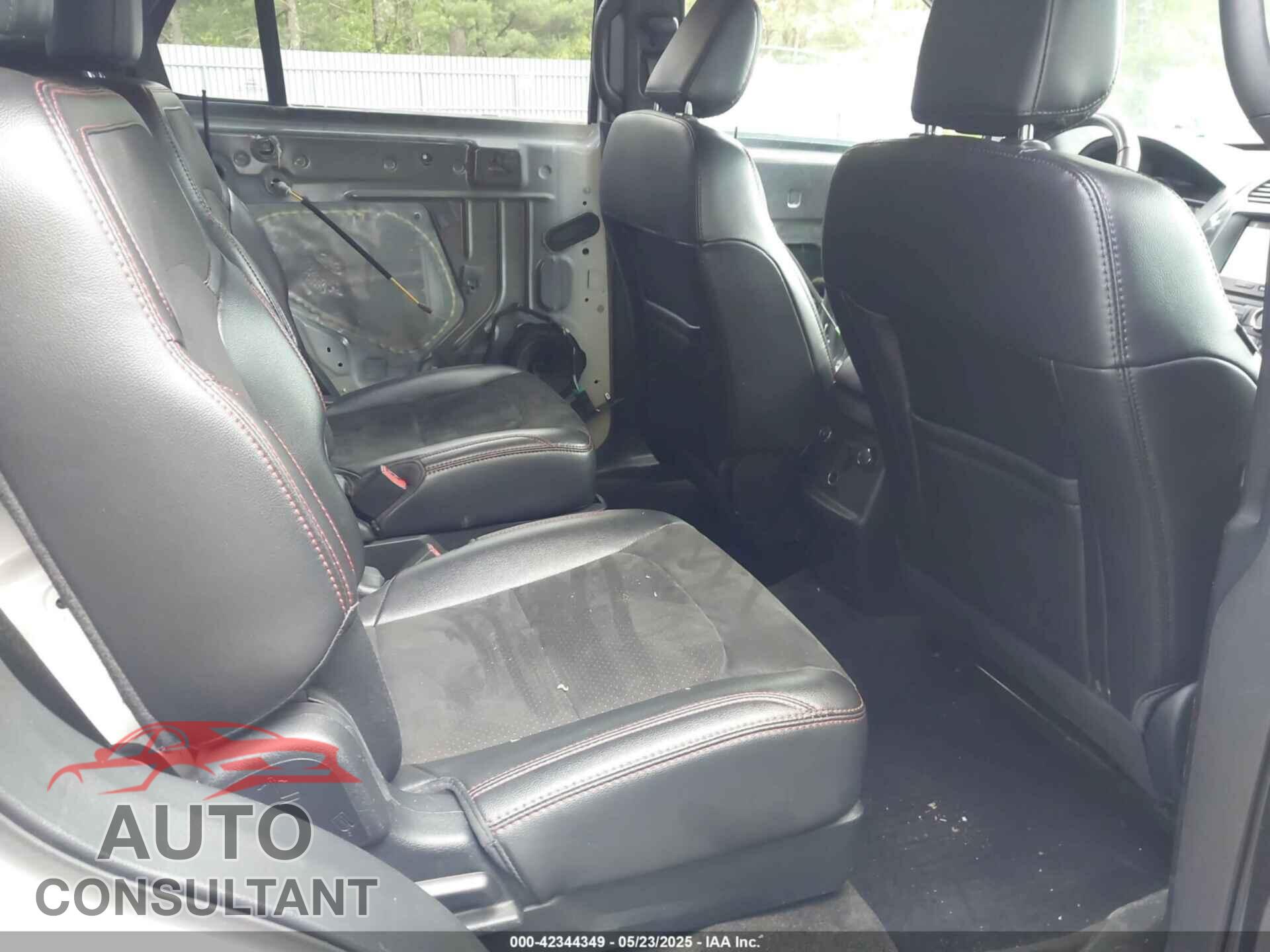 FORD EXPLORER 2018 - 1FM5K8D88JGB73901