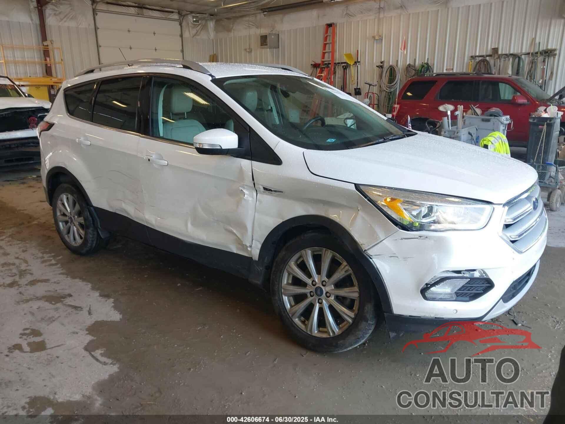 FORD ESCAPE 2018 - 1FMCU9J9XJUC33800