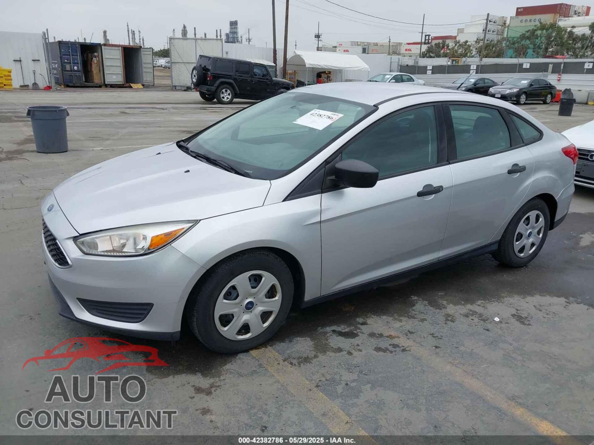 FORD FOCUS 2017 - 1FADP3E21HL336460