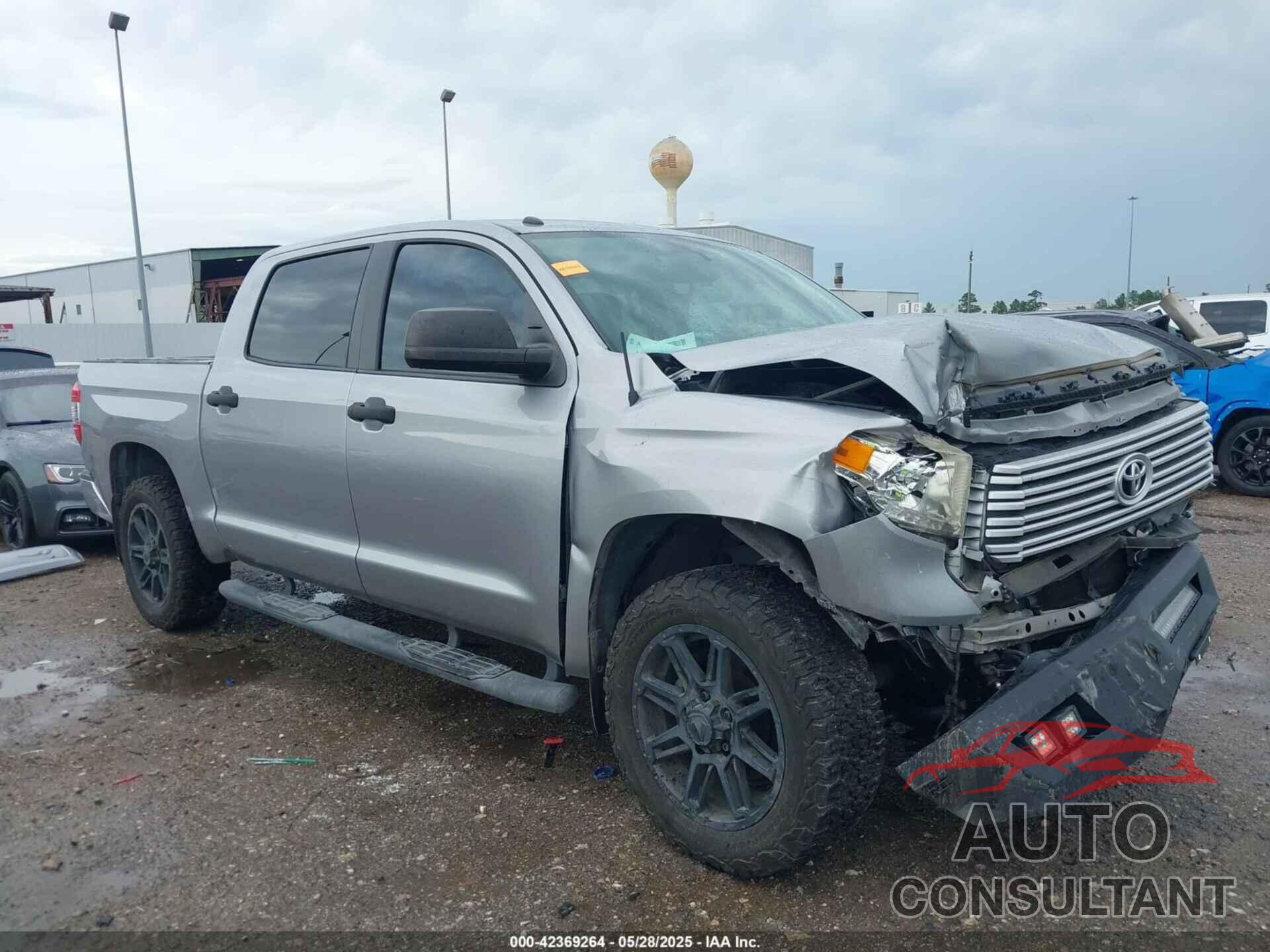 TOYOTA TUNDRA 2017 - 5TFDW5F17HX647690