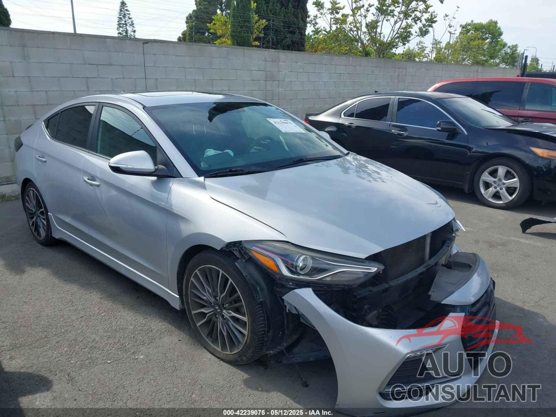 HYUNDAI ELANTRA 2018 - KMHD04LB7JU627242