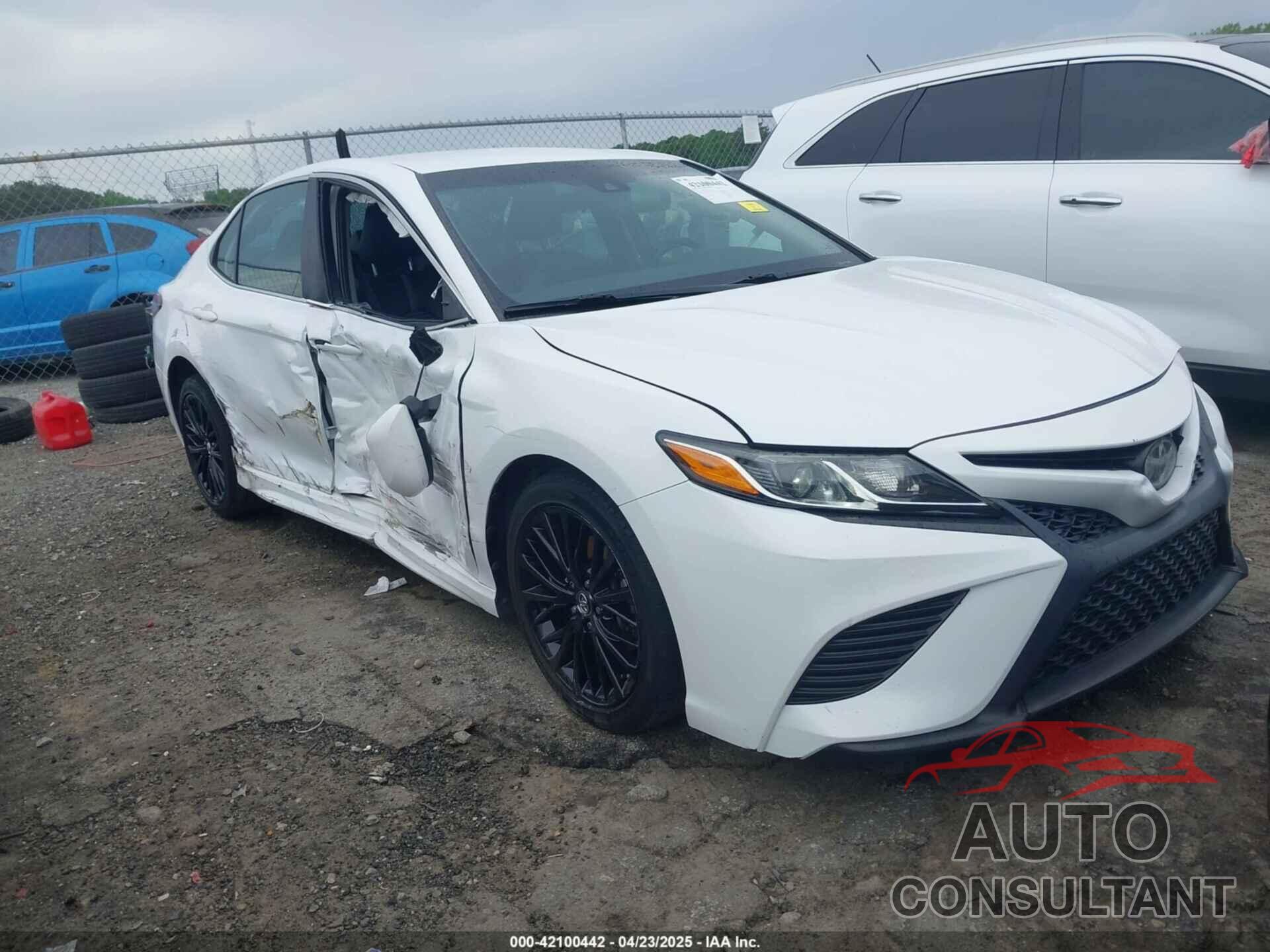 TOYOTA CAMRY 2018 - 4T1B11HK4JU125820