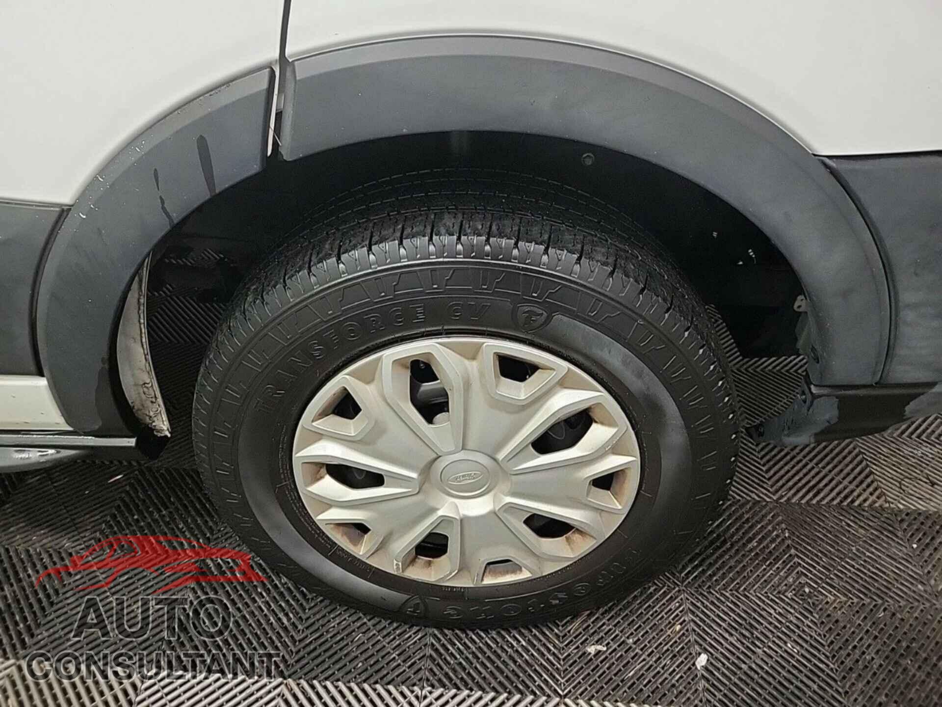 FORD TRANSIT 2019 - 1FTYR1YG3KKB08572