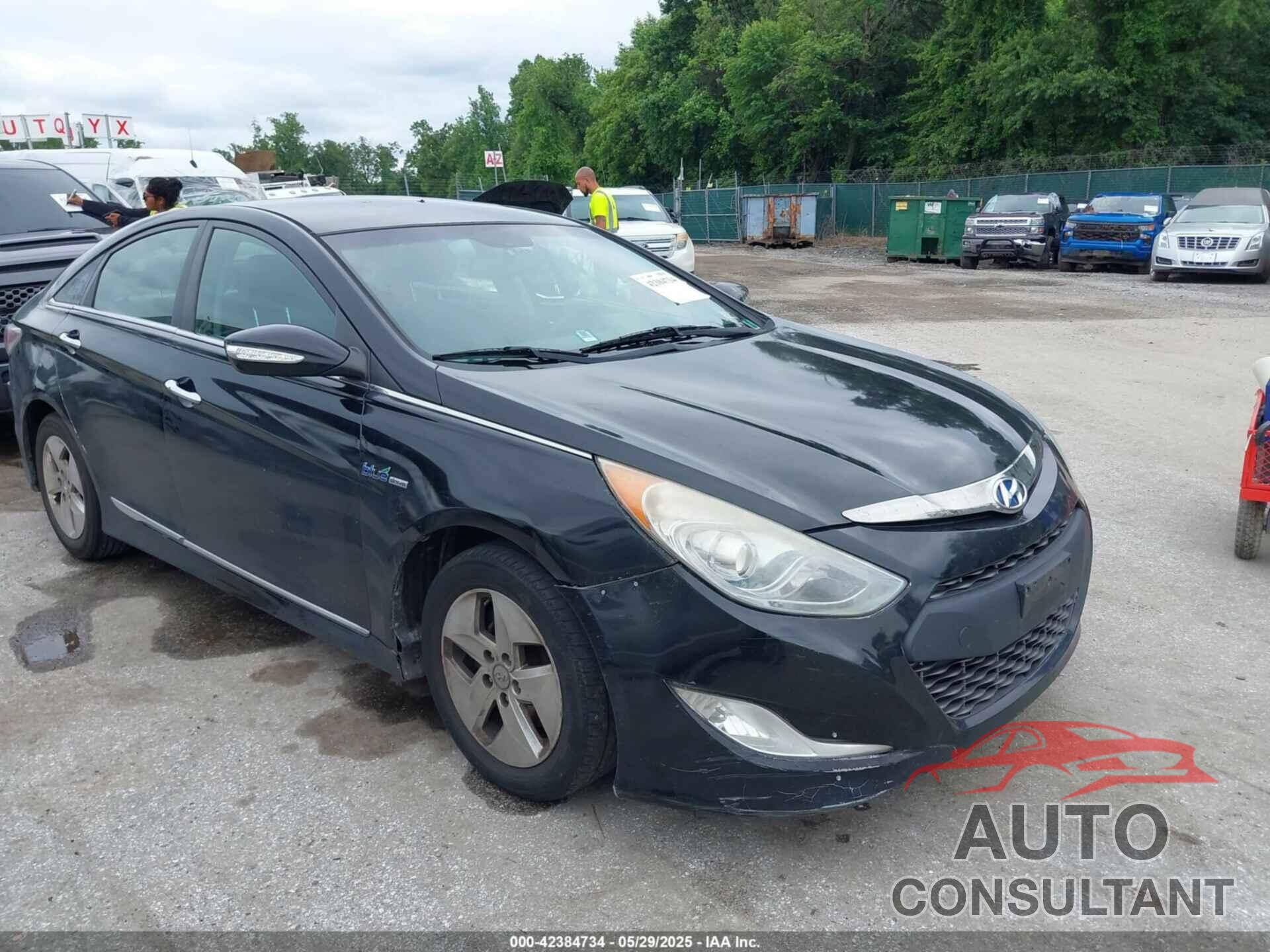HYUNDAI SONATA HYBRID 2012 - KMHEC4A44CA030571
