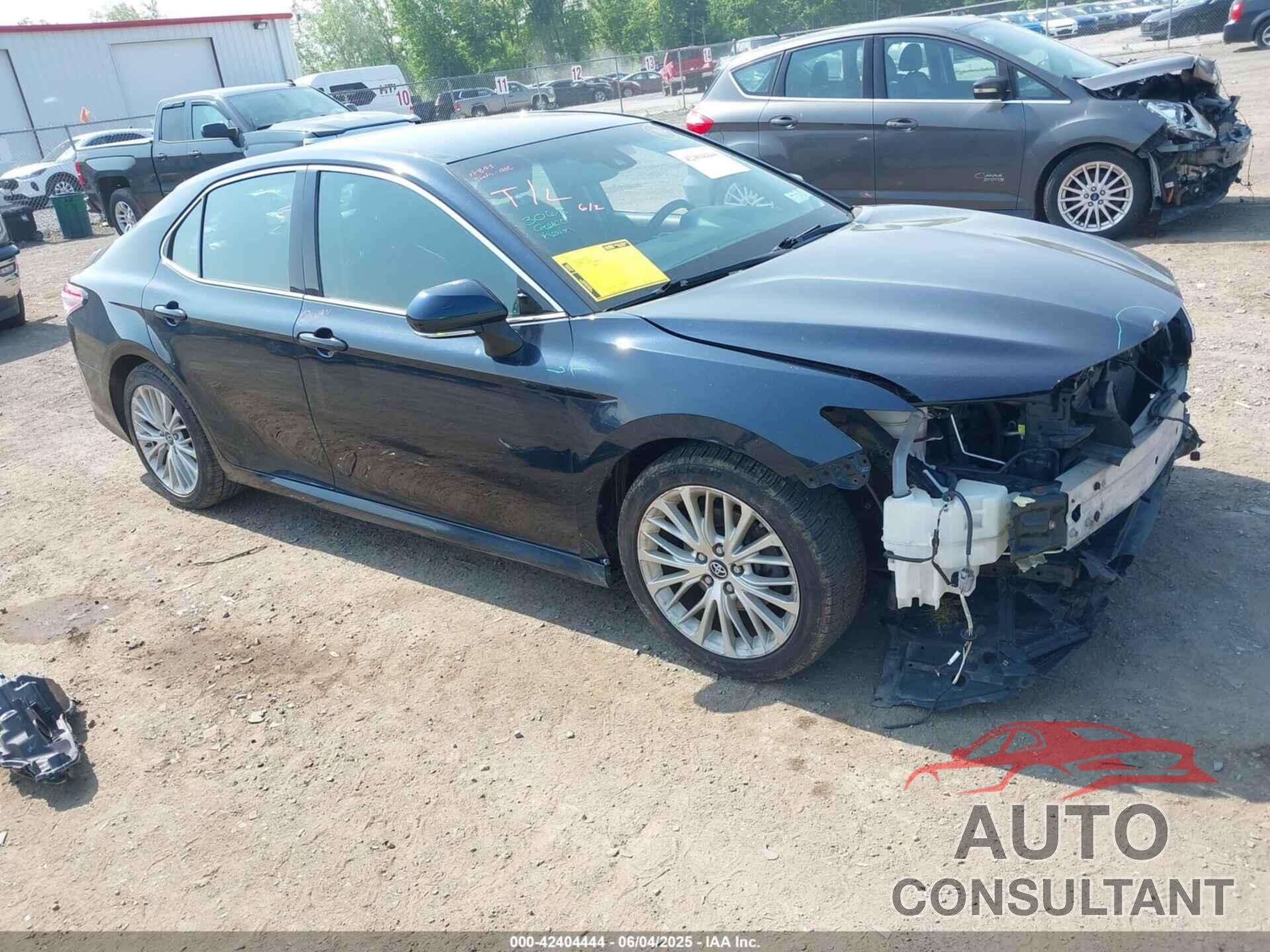 TOYOTA CAMRY 2018 - 4T1B11HK4JU511167