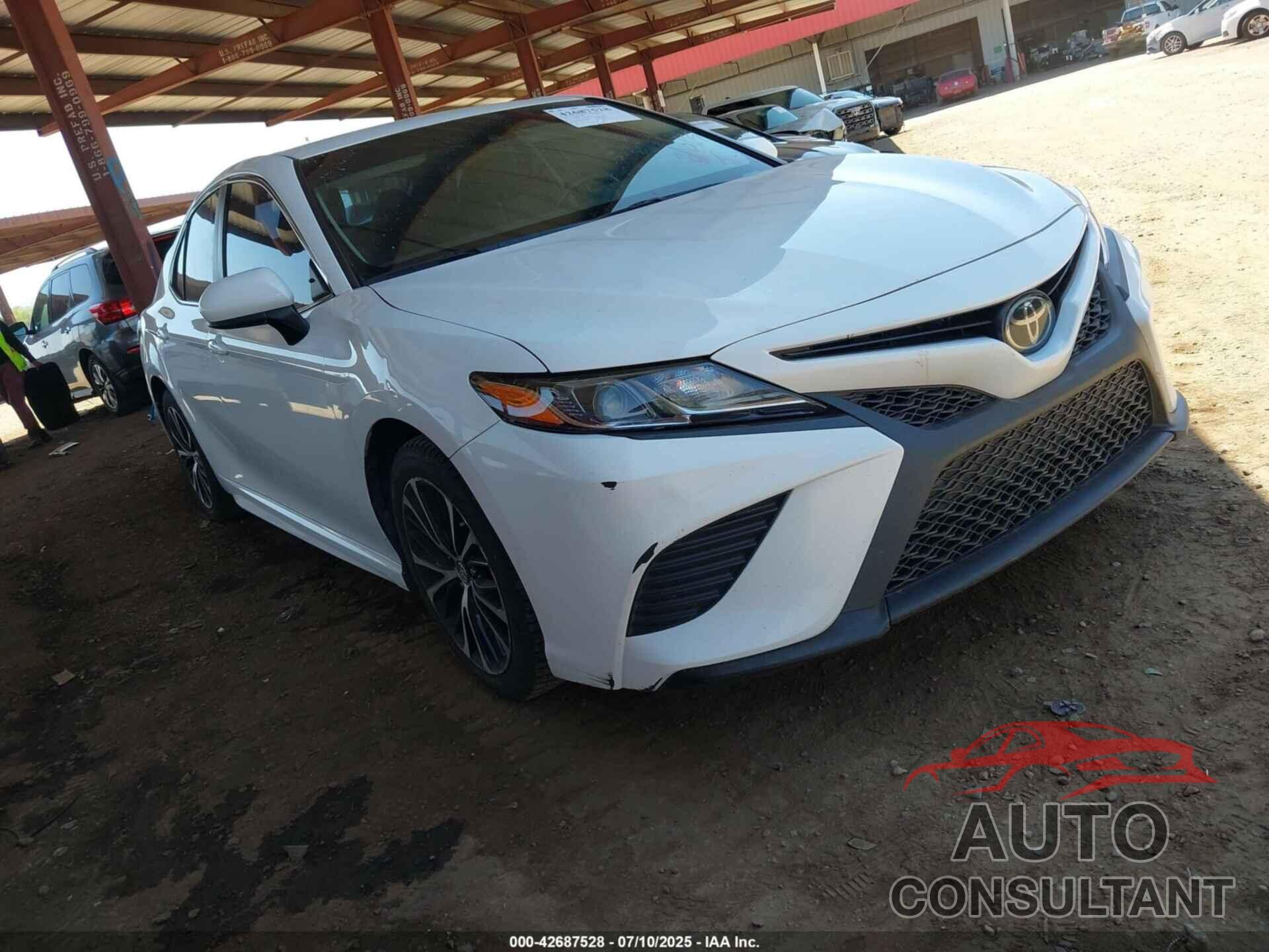 TOYOTA CAMRY 2018 - 4T1B11HK7JU086995